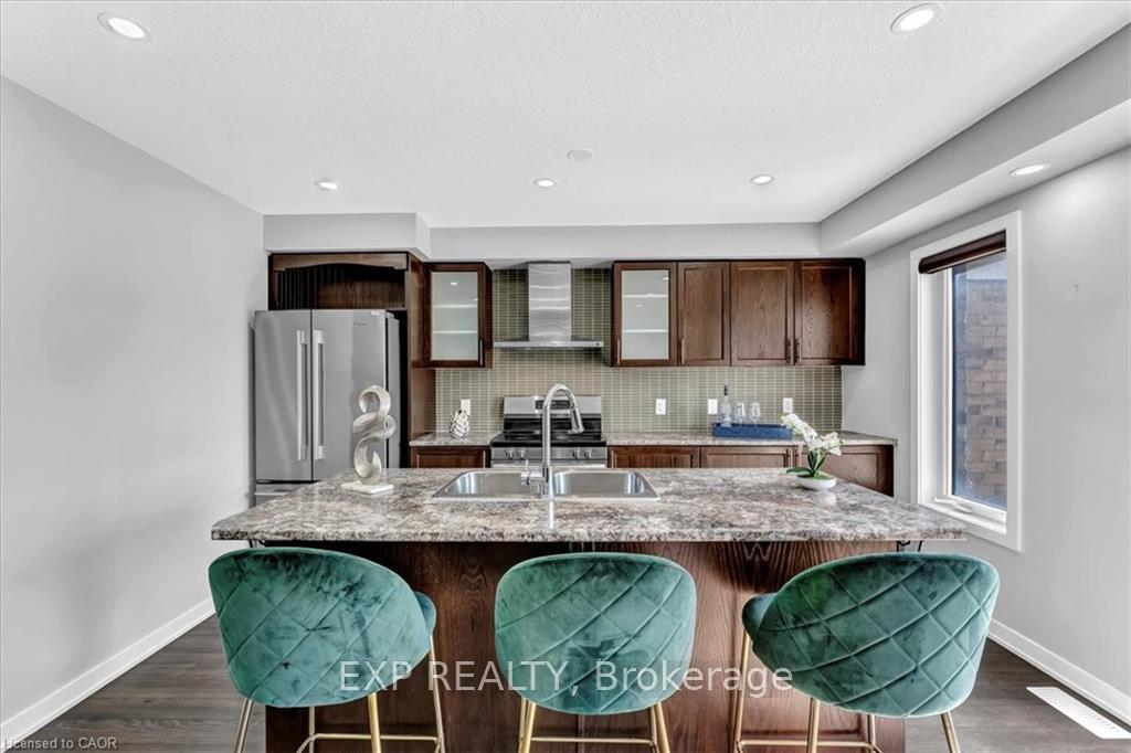 Photo 6 of 94 Crafter Crescent, Hamilton, Stoney Creek Mountain — HOMEH