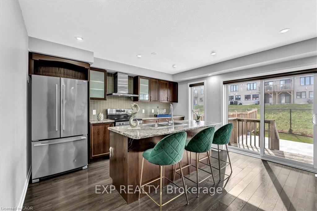 Photo 8 of 94 Crafter Crescent, Hamilton, Stoney Creek Mountain — HOMEH