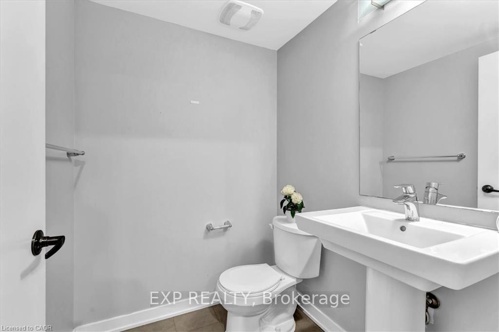 Photo 9 of 94 Crafter Crescent, Hamilton, Stoney Creek Mountain — HOMEH