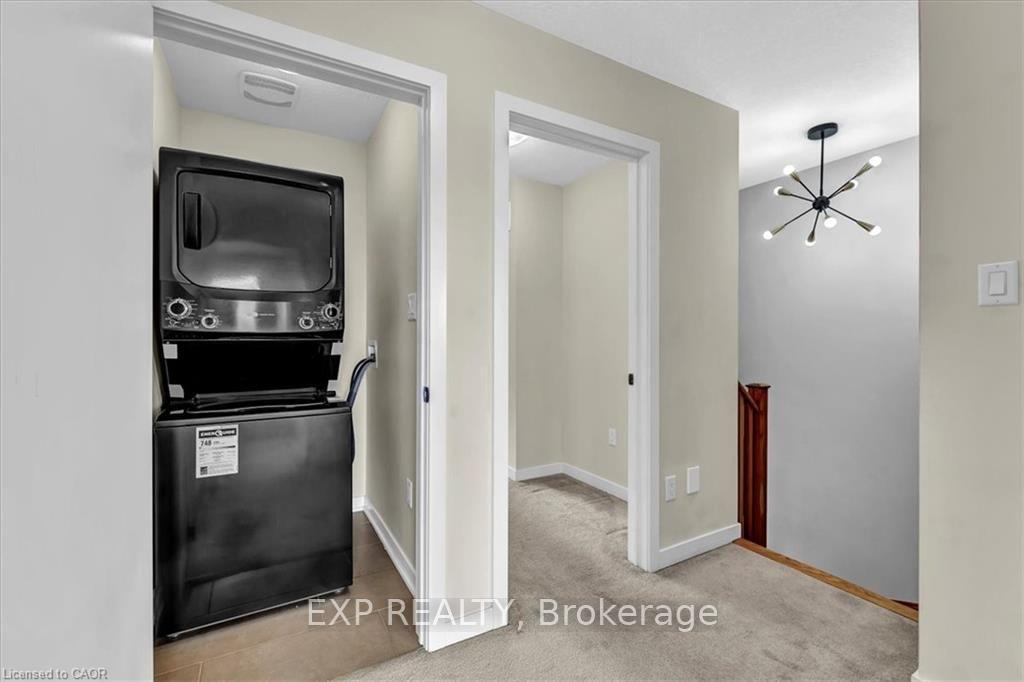 Photo 15 of 94 Crafter Crescent, Hamilton, Stoney Creek Mountain — HOMEH