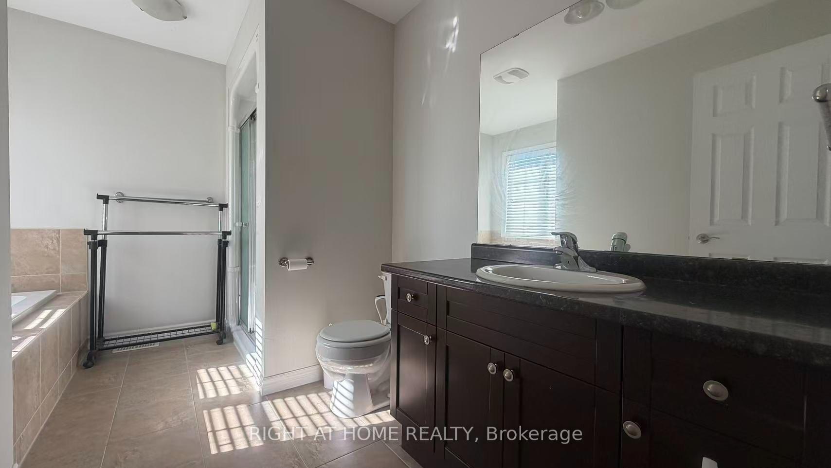 Photo 16 of 1189 Lawson Road, London, North I — HOMEH