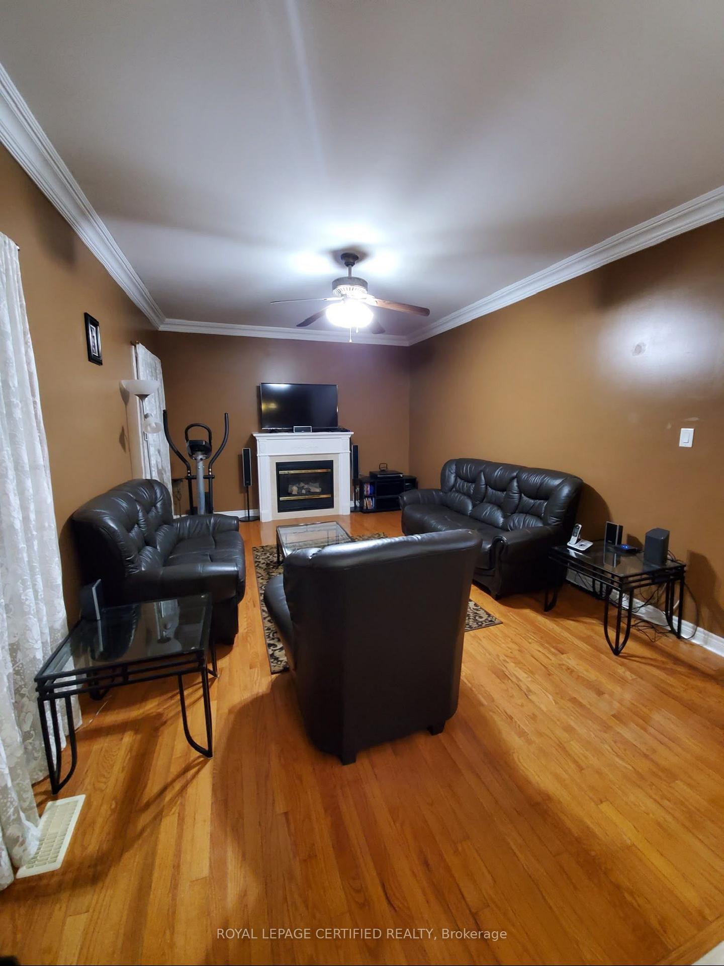 Photo 1 of Unit Upper Level, 35 Citadel Crescent, Brampton, Vales of Castlemore North — HOMEH