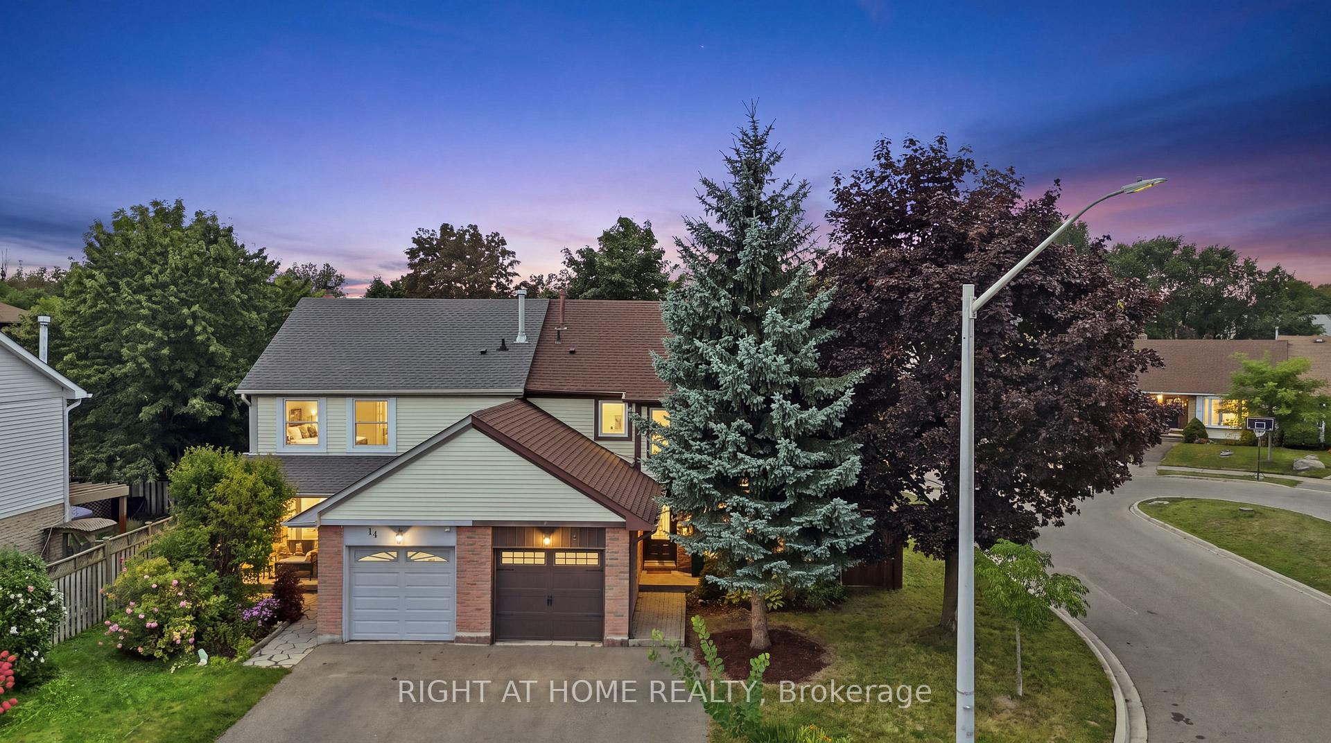 Photo 2 of 16 Kindle Court, Brampton, Heart Lake West — HOMEH