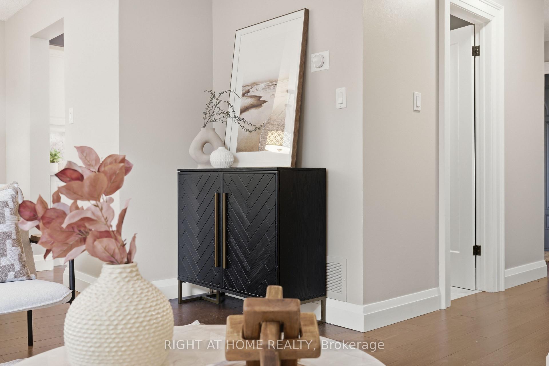 Photo 8 of 16 Kindle Court, Brampton, Heart Lake West — HOMEH