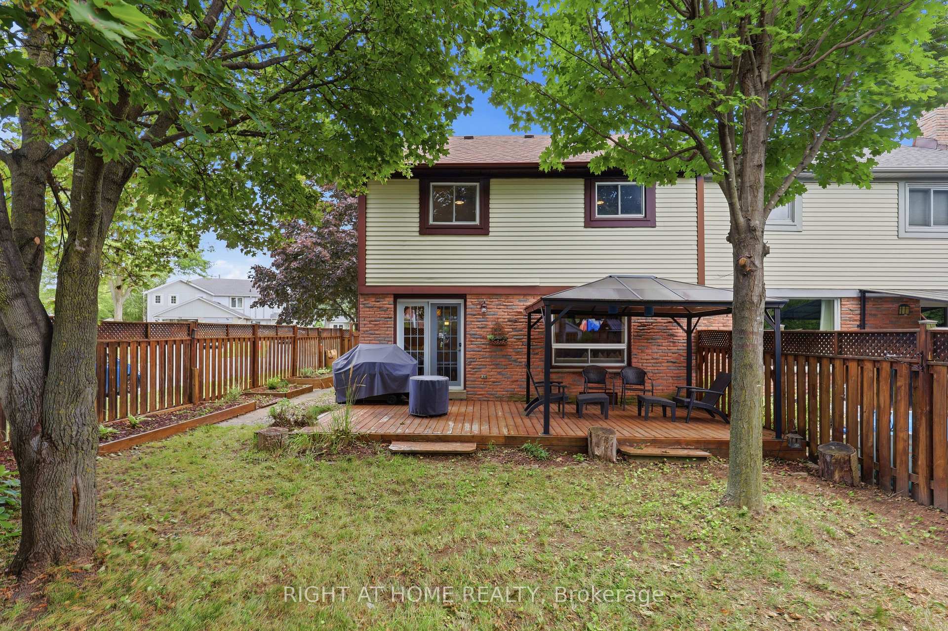 Photo 25 of 16 Kindle Court, Brampton, Heart Lake West — HOMEH