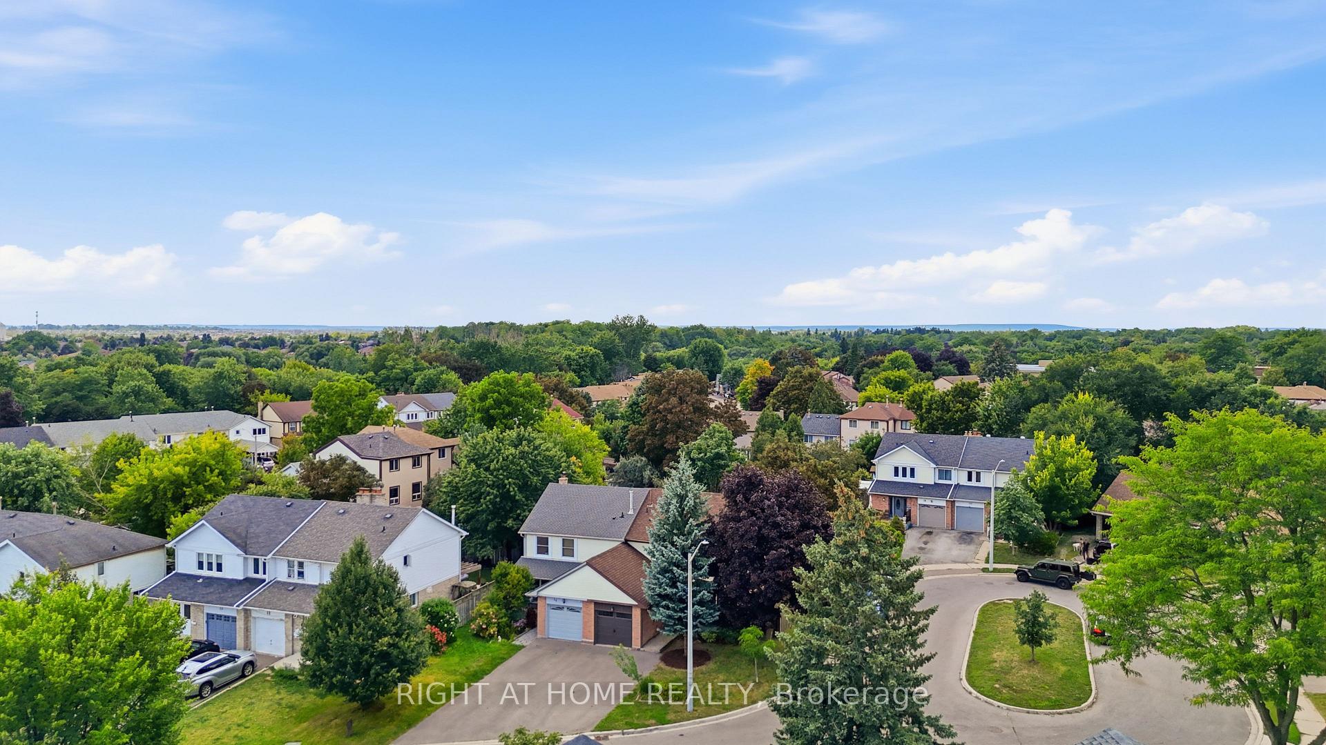 Photo 30 of 16 Kindle Court, Brampton, Heart Lake West — HOMEH