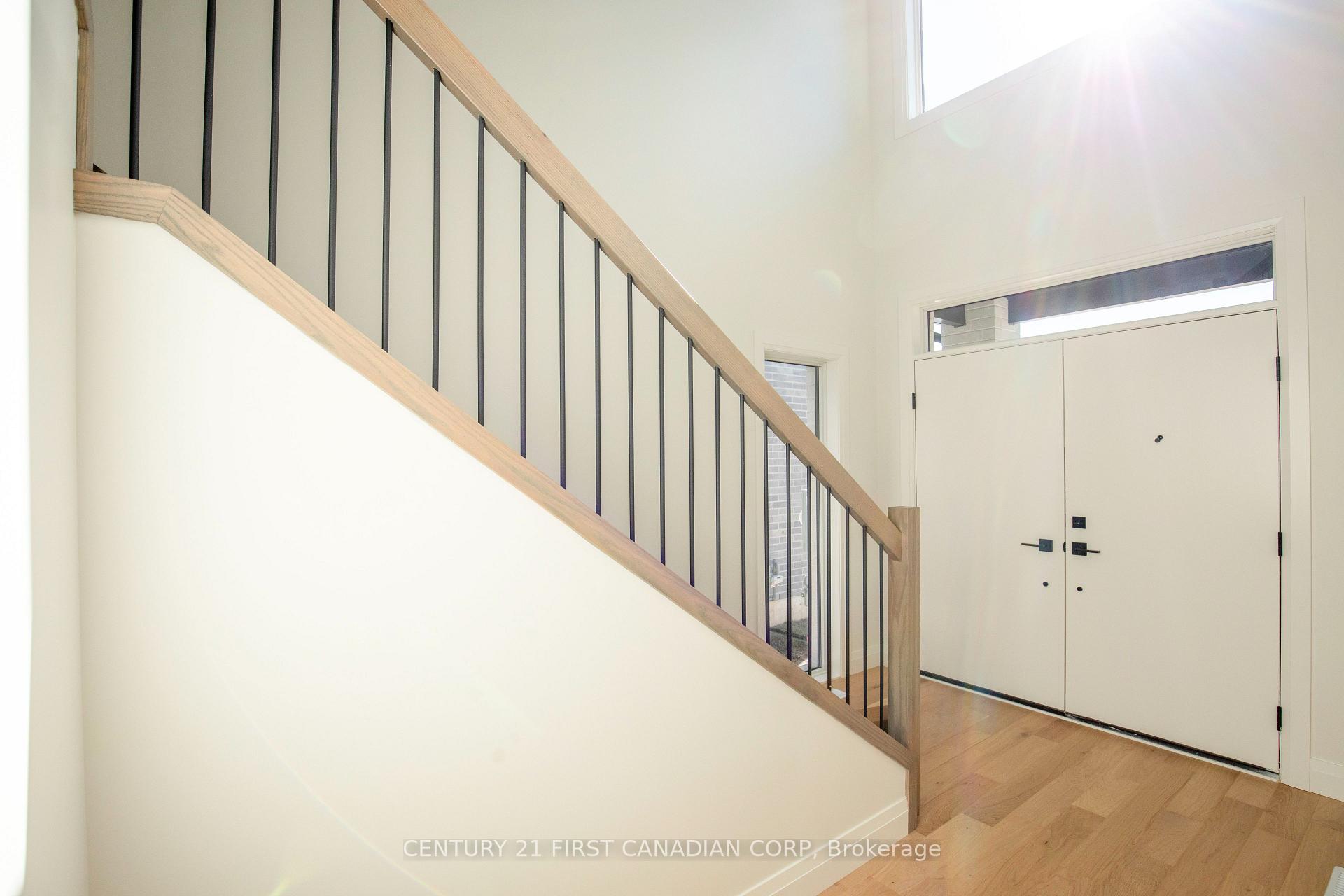 Photo 6 of 245 Hesselman Crescent, London, South U — HOMEH