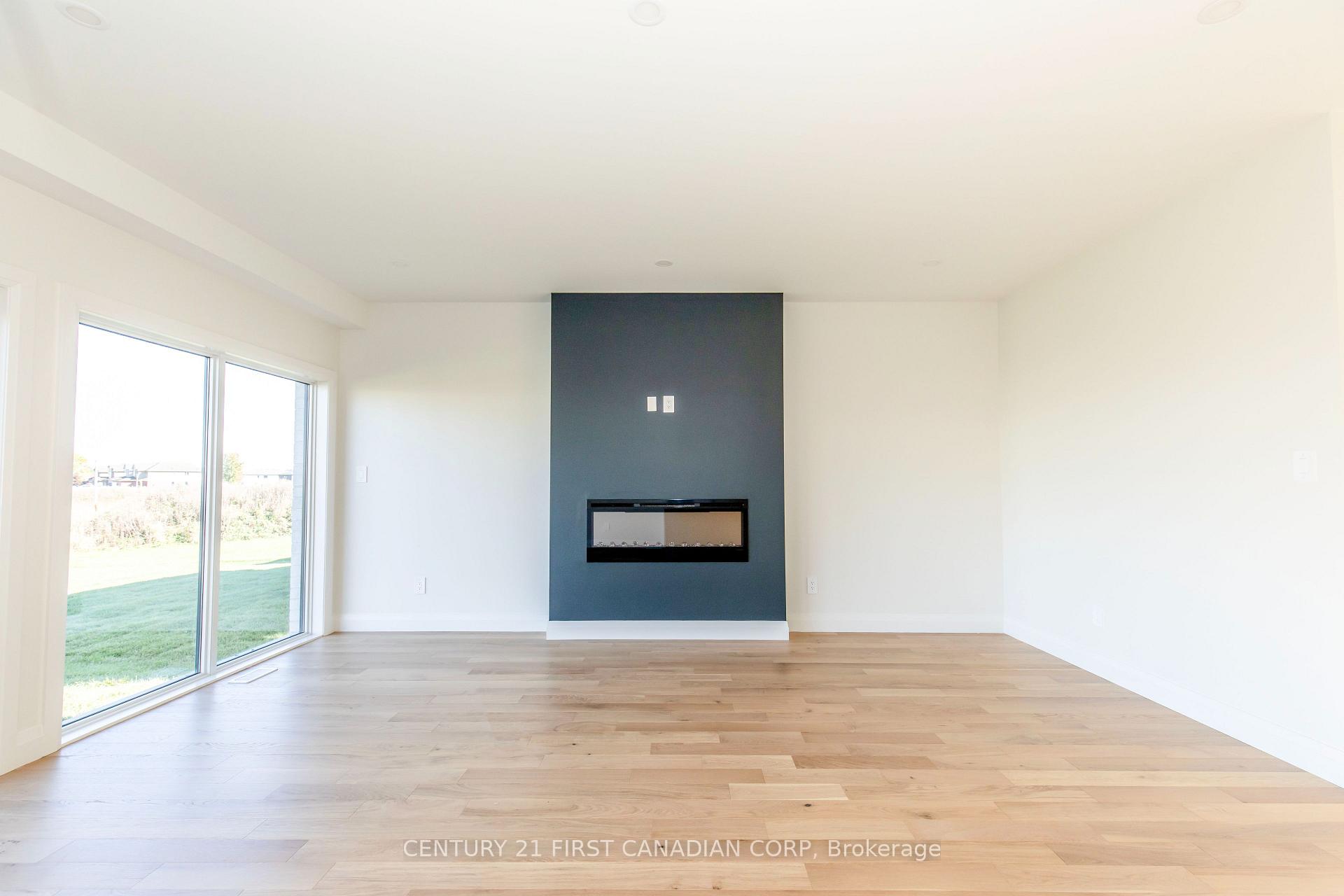 Photo 7 of 245 Hesselman Crescent, London, South U — HOMEH