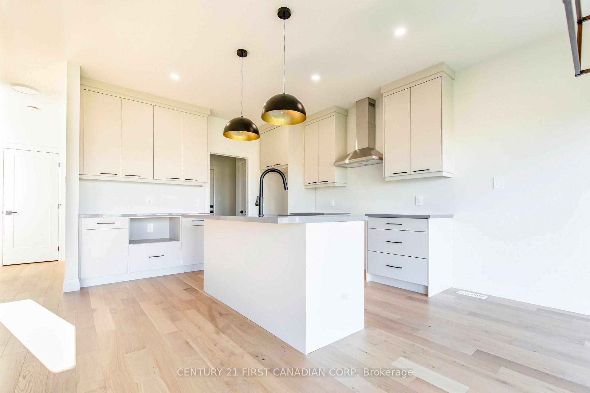 Photo 15 of 245 Hesselman Crescent, London, South U — HOMEH