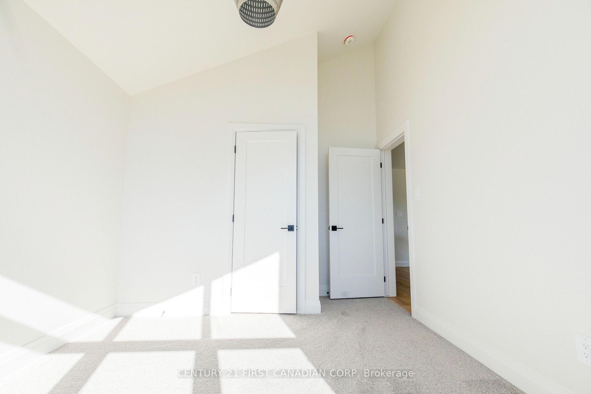 Photo 20 of 245 Hesselman Crescent, London, South U — HOMEH