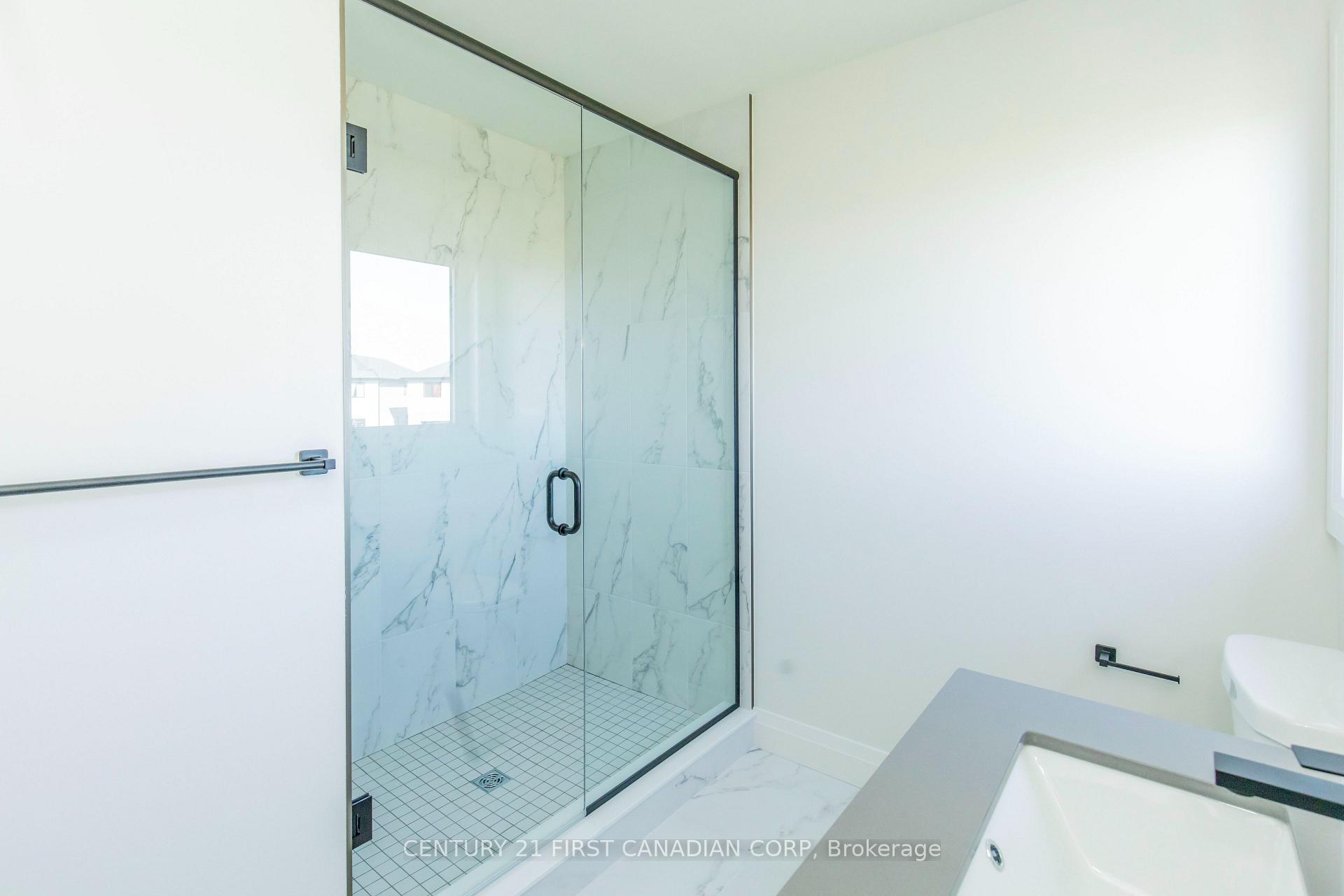 Photo 26 of 245 Hesselman Crescent, London, South U — HOMEH