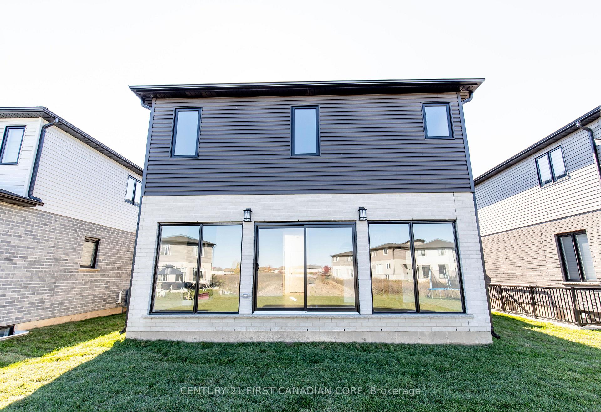 Photo 34 of 245 Hesselman Crescent, London, South U — HOMEH