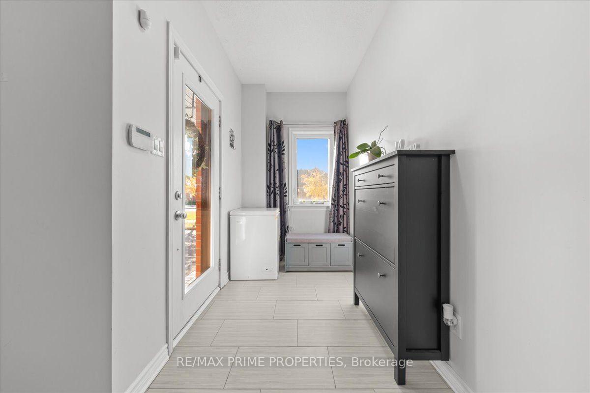 Photo 4 of 218 Chaperal Private, Ottawa, Avalon West — HOMEH