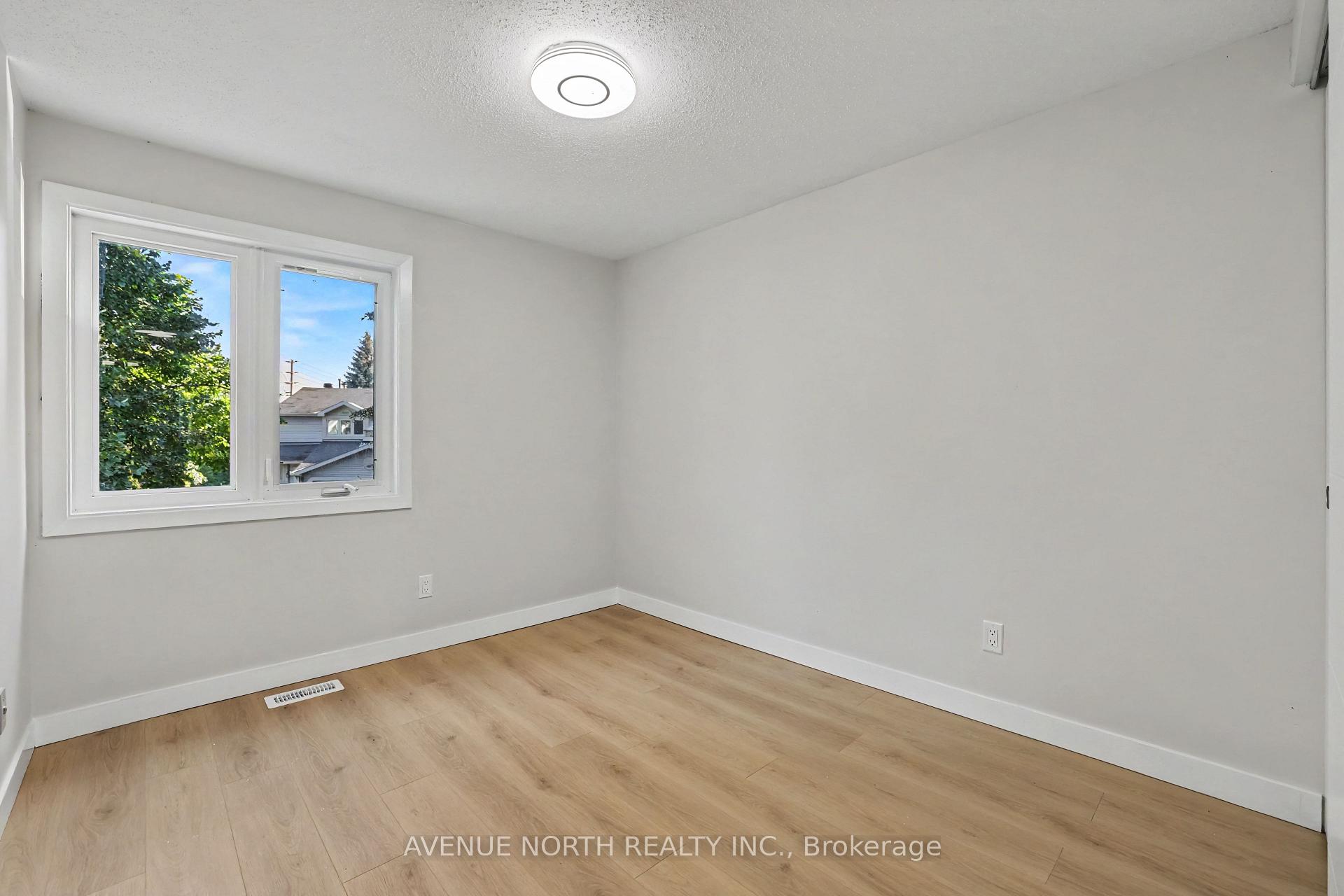 Photo 23 of 85 Birmingham Private, Ottawa, Redwood Park — HOMEH
