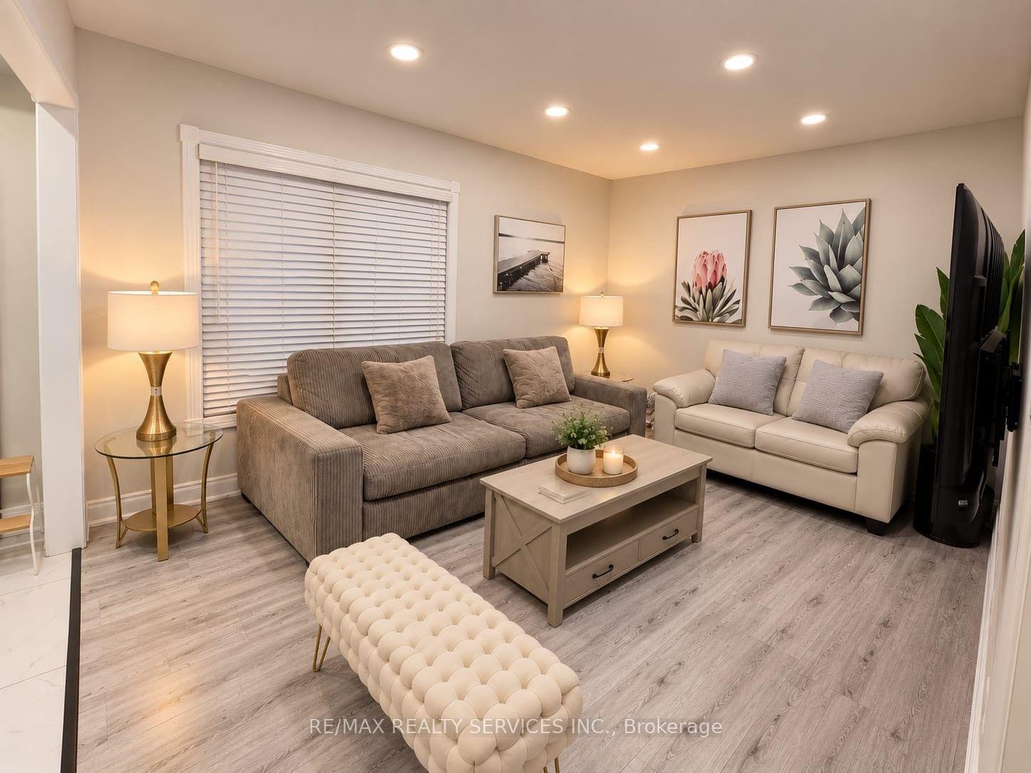 Photo 6 of 86 Heartleaf Crescent, Brampton, Fletcher's Meadow — HOMEH