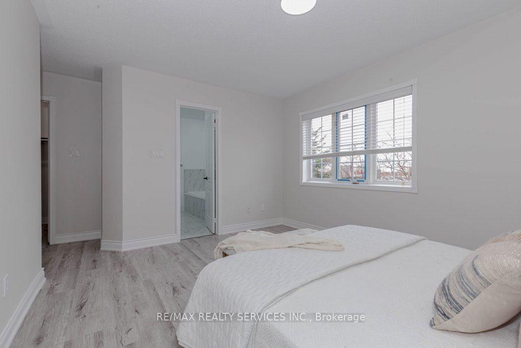 Photo 21 of 86 Heartleaf Crescent, Brampton, Fletcher's Meadow — HOMEH
