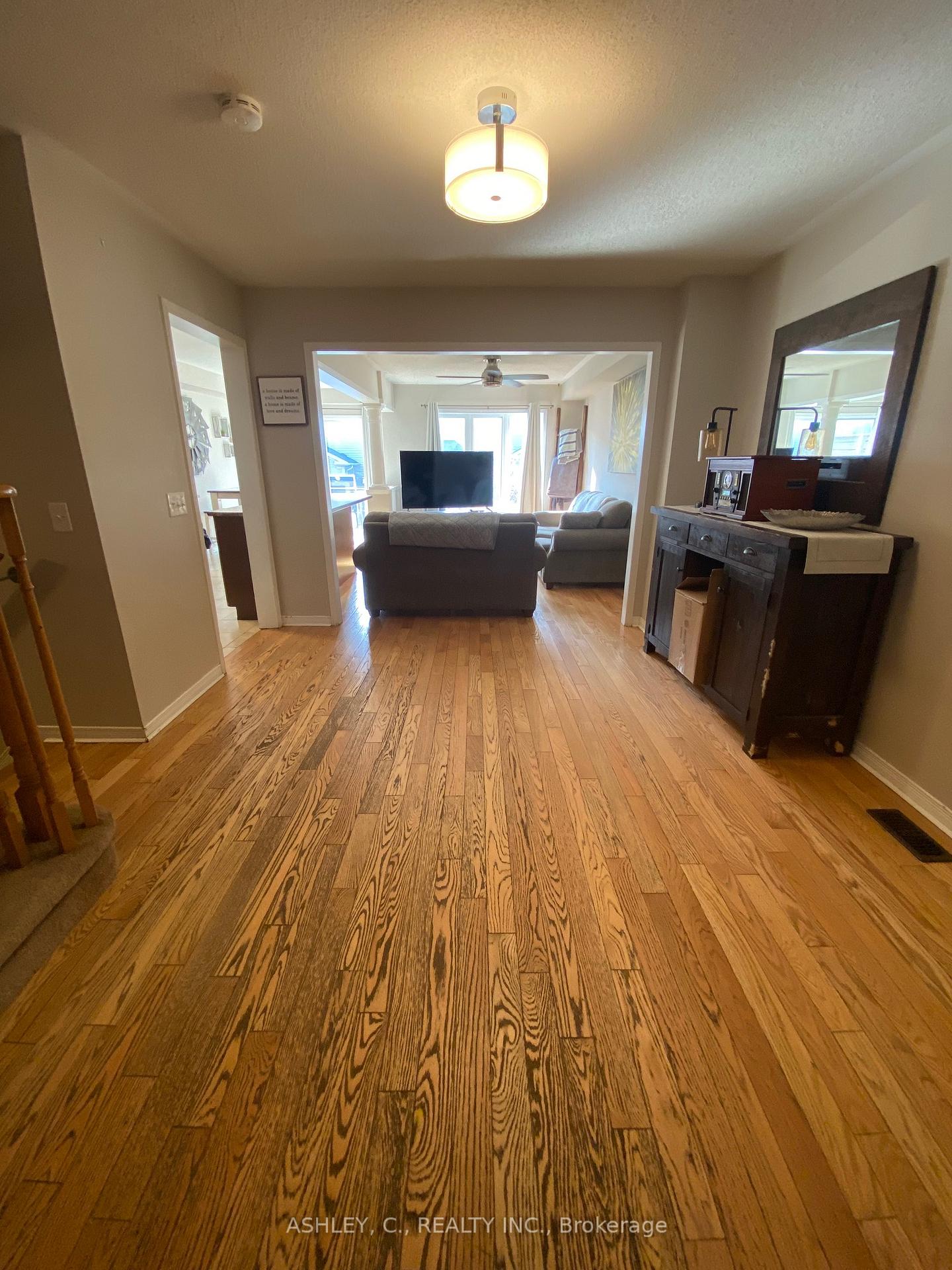 Photo 3 of 104 James Govan Drive, Whitby, Port Whitby — HOMEH