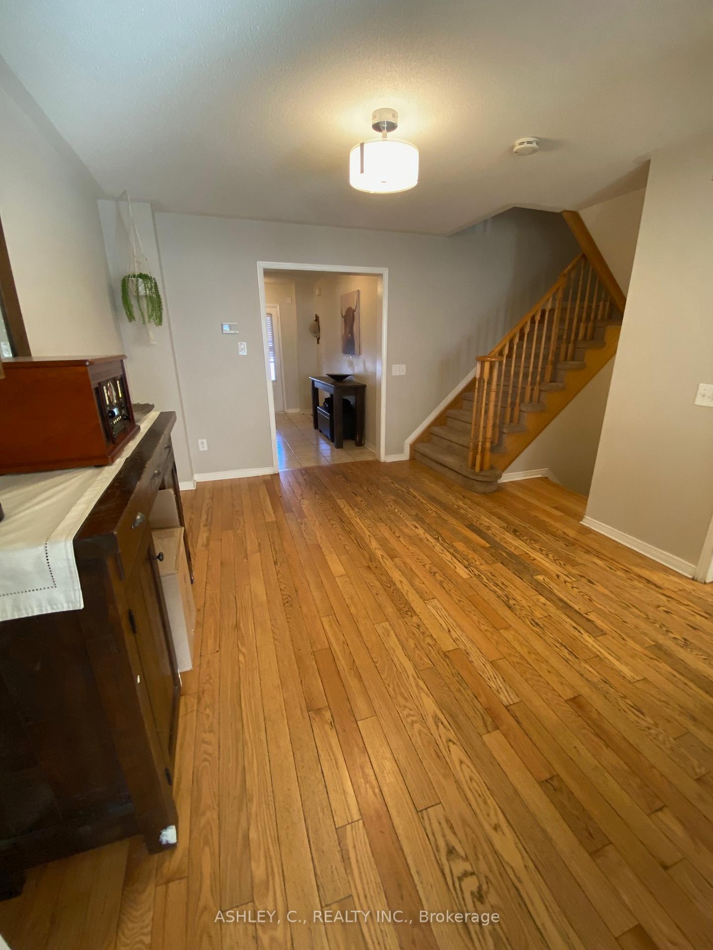 Photo 9 of 104 James Govan Drive, Whitby, Port Whitby — HOMEH