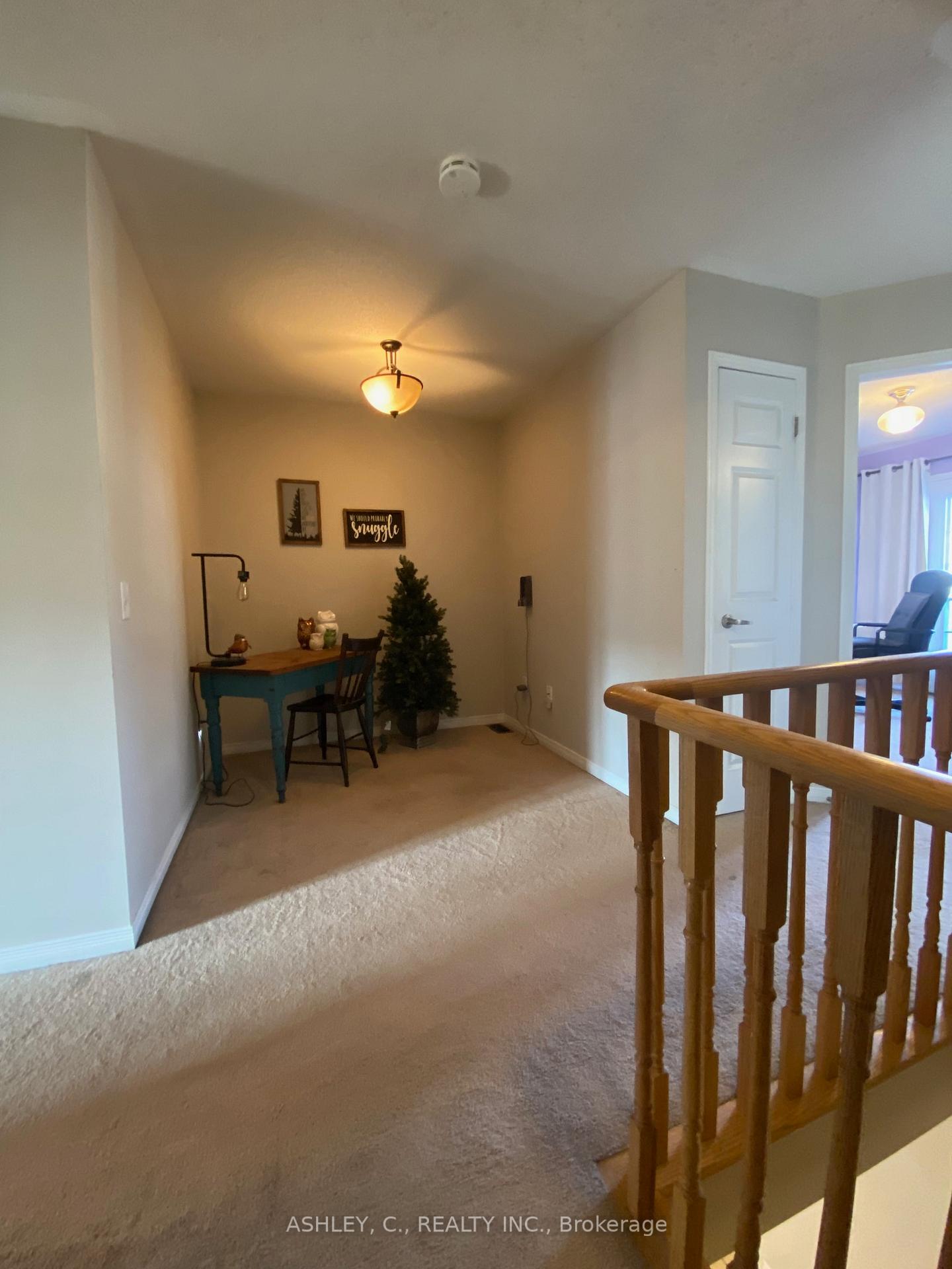 Photo 11 of 104 James Govan Drive, Whitby, Port Whitby — HOMEH