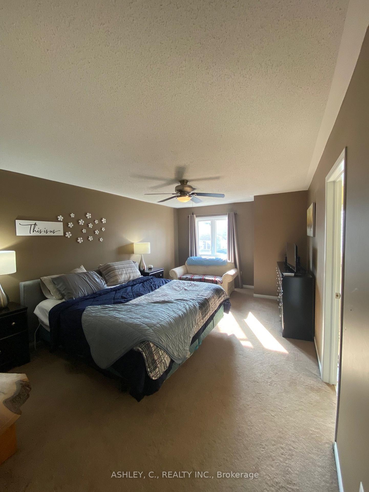 Photo 15 of 104 James Govan Drive, Whitby, Port Whitby — HOMEH