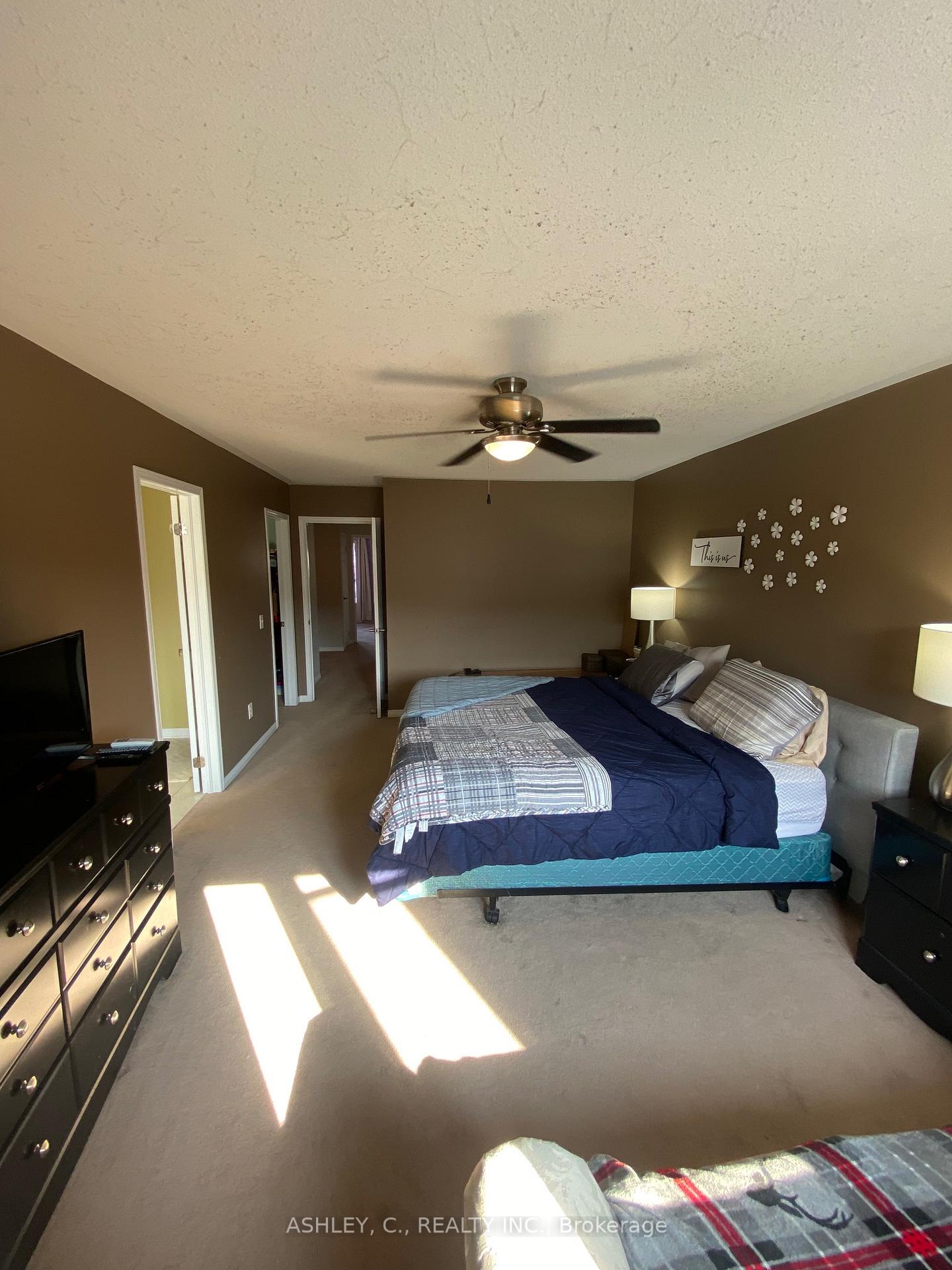 Photo 16 of 104 James Govan Drive, Whitby, Port Whitby — HOMEH
