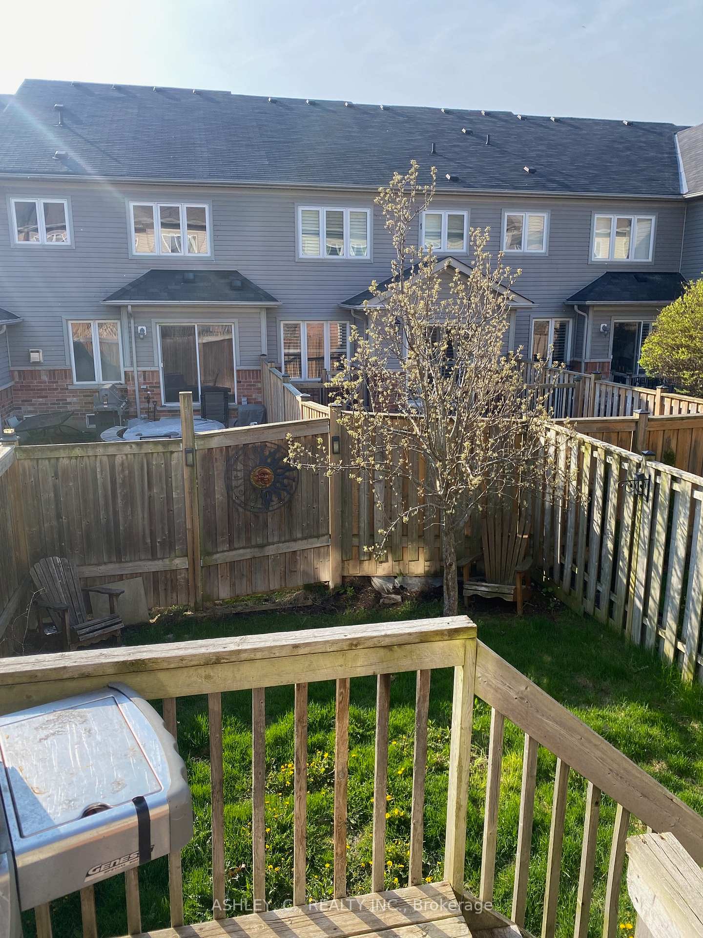 Photo 20 of 104 James Govan Drive, Whitby, Port Whitby — HOMEH