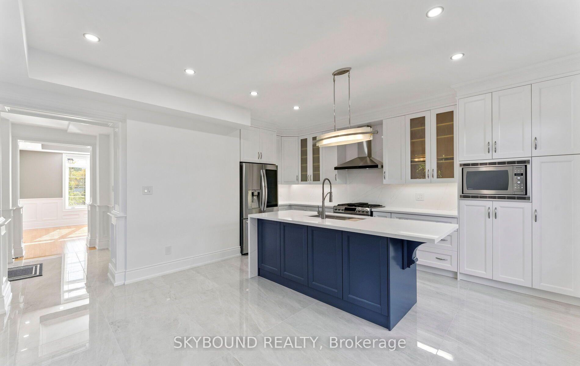 Photo 8 of 10 Gala Lane, Etobicoke, Stonegate-Queensway — HOMEH