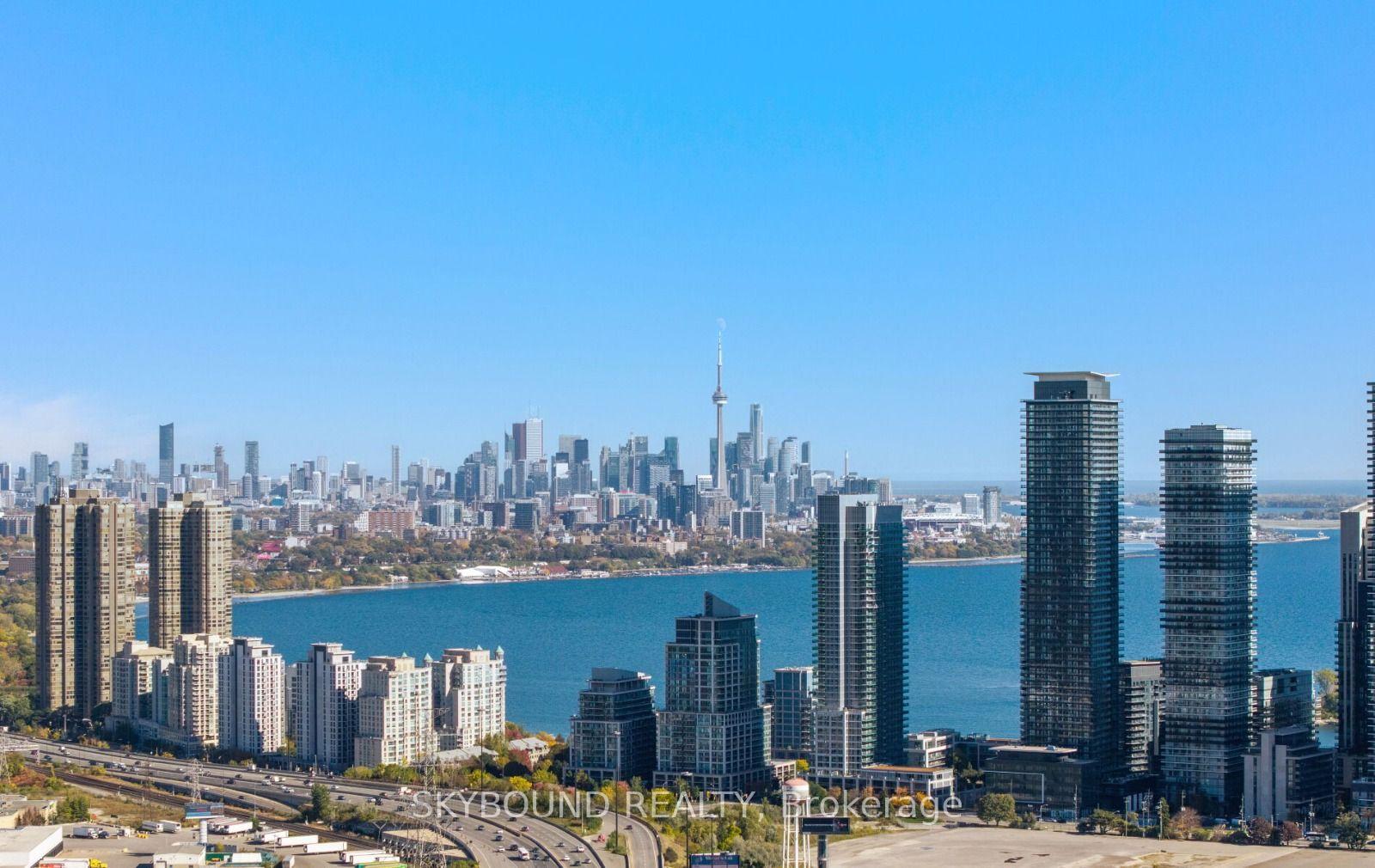 Photo 12 of 10 Gala Lane, Etobicoke, Stonegate-Queensway — HOMEH
