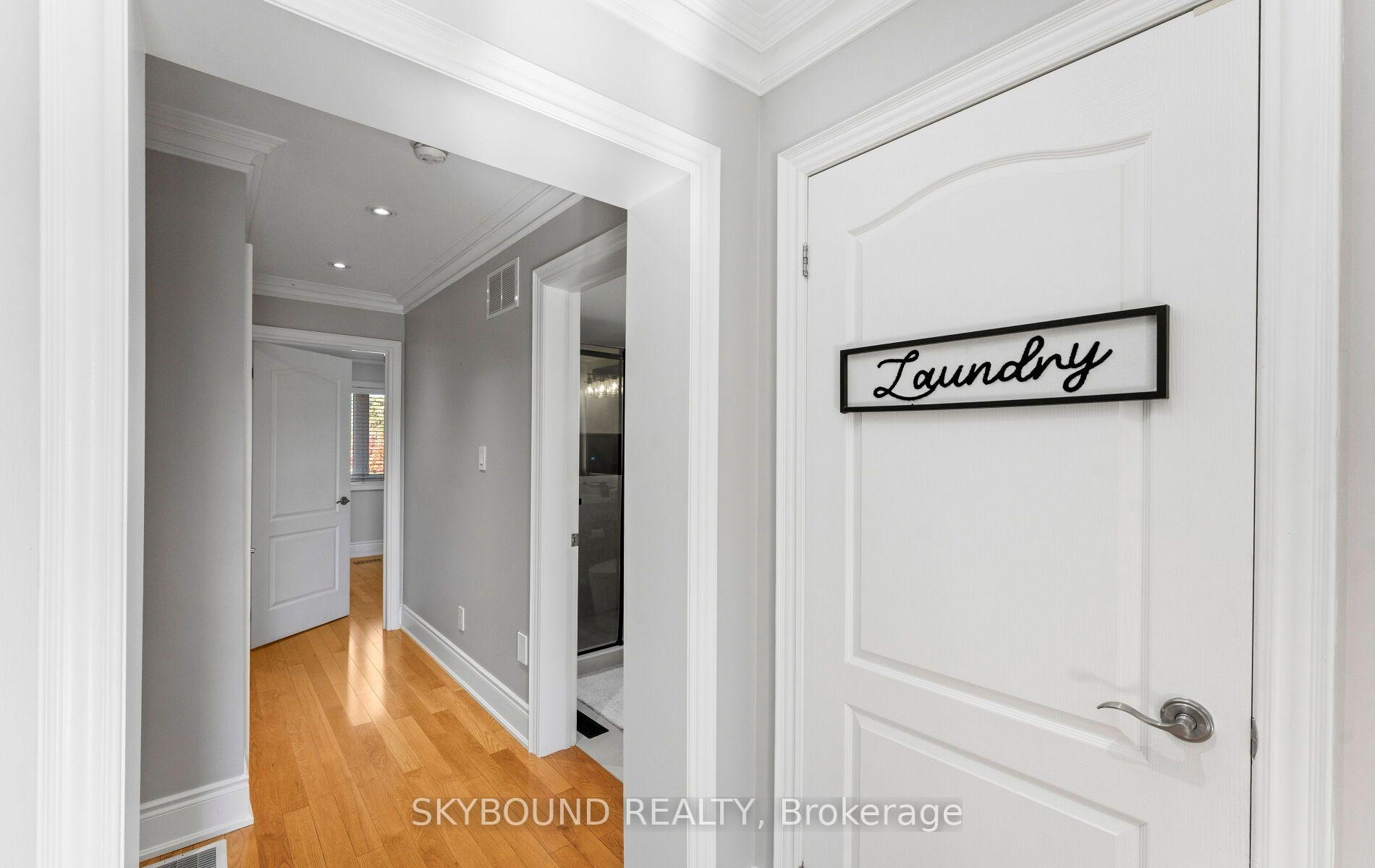 Photo 23 of 10 Gala Lane, Etobicoke, Stonegate-Queensway — HOMEH