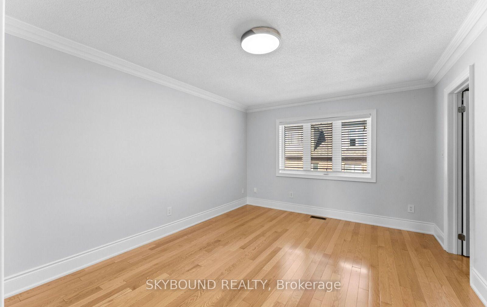 Photo 30 of 10 Gala Lane, Etobicoke, Stonegate-Queensway — HOMEH