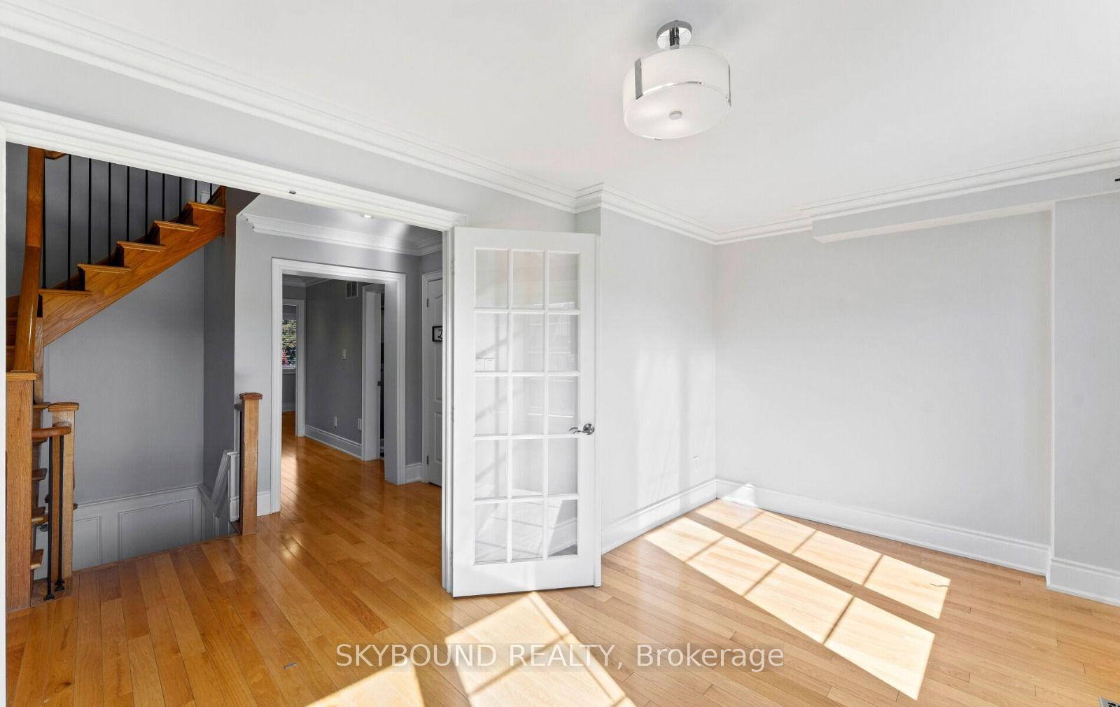 Photo 32 of 10 Gala Lane, Etobicoke, Stonegate-Queensway — HOMEH