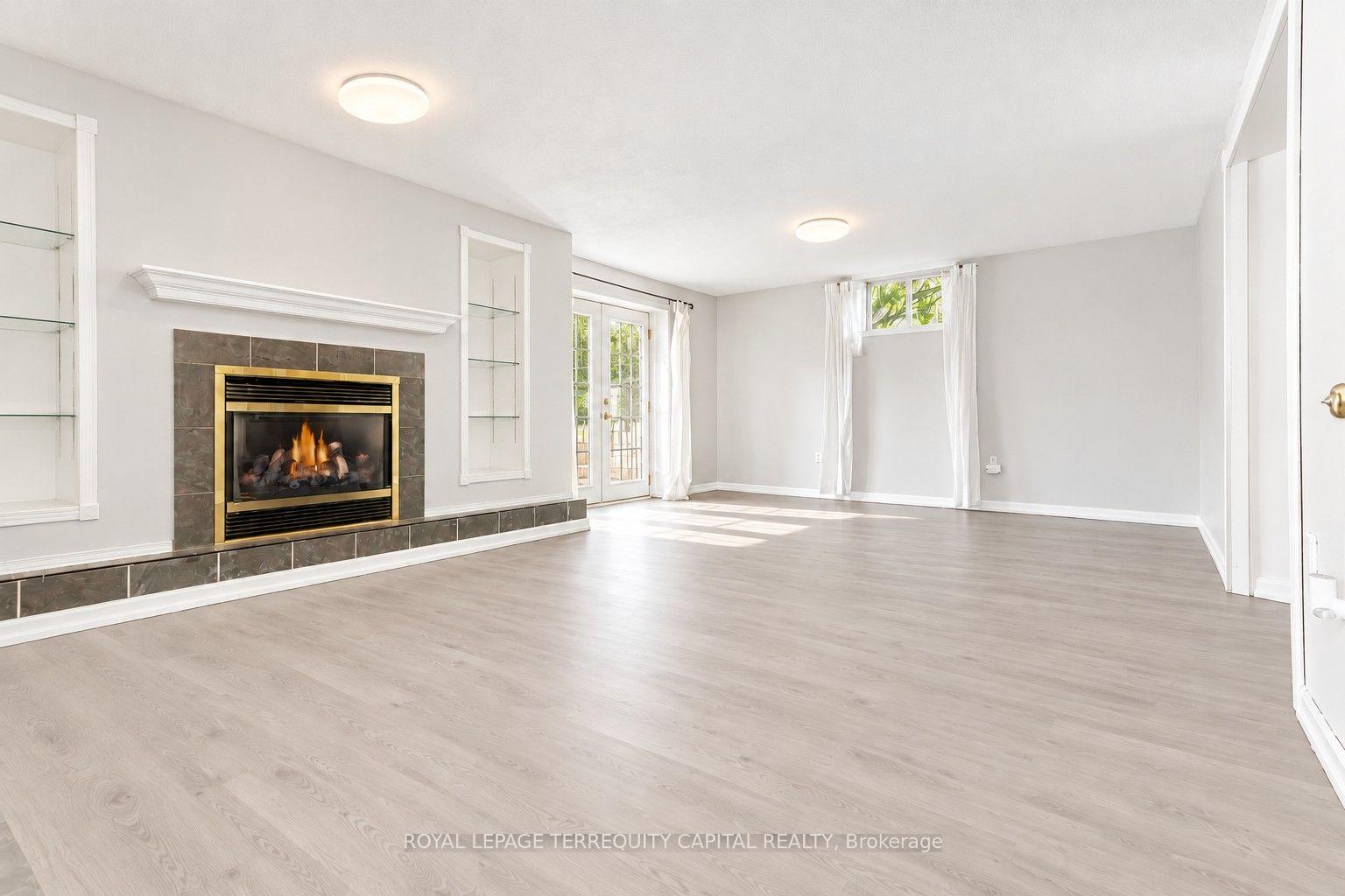 Photo 4 of Unit Lower, 25 Whitehorn Crescent, Barrie, Holly — HOMEH