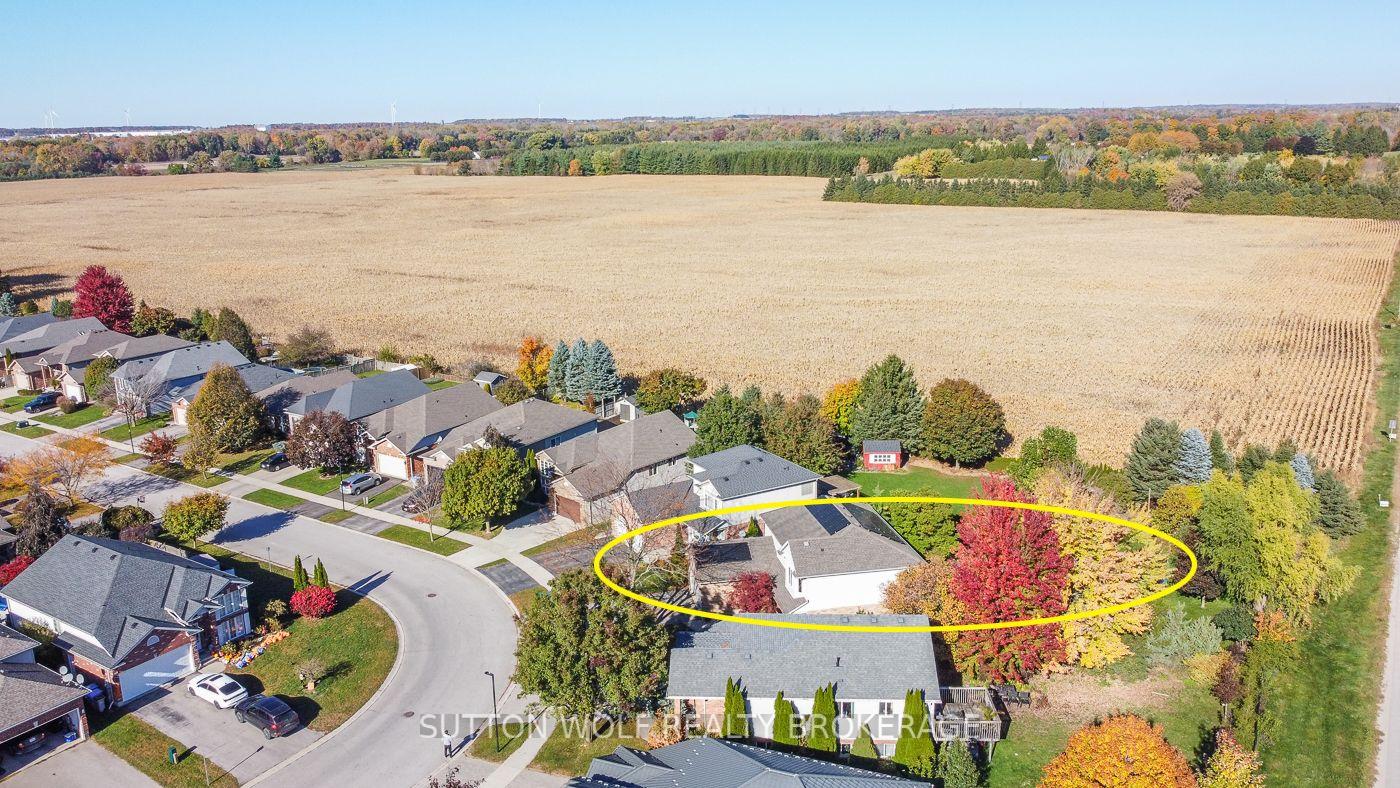 Photo 4 of 67 Willow Crescent, Strathroy-Caradoc, SE — HOMEH