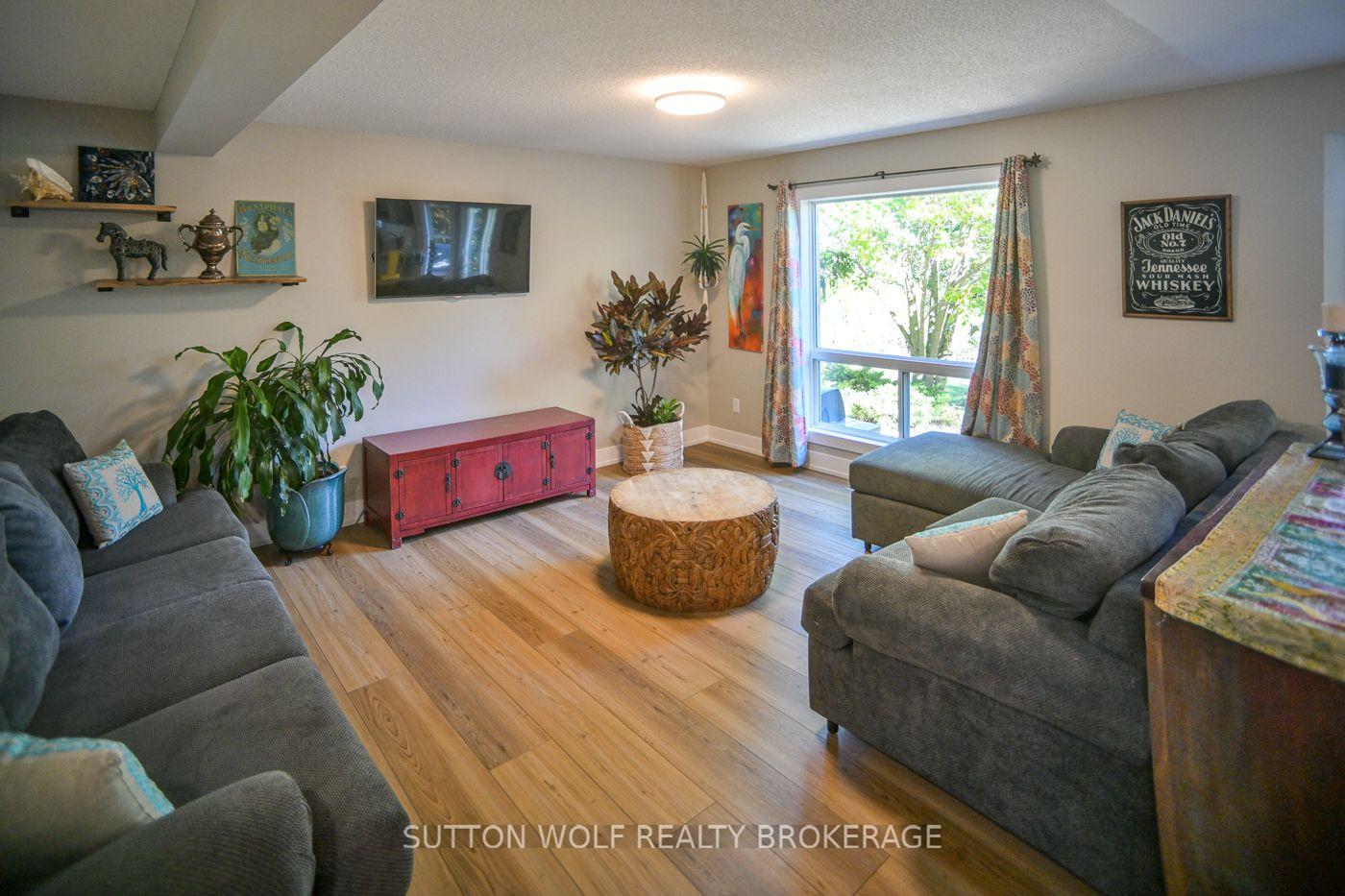 Photo 6 of 67 Willow Crescent, Strathroy-Caradoc, SE — HOMEH