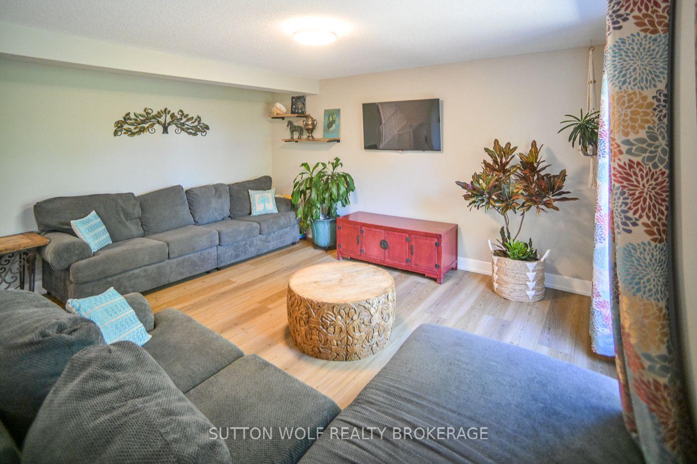 Photo 7 of 67 Willow Crescent, Strathroy-Caradoc, SE — HOMEH