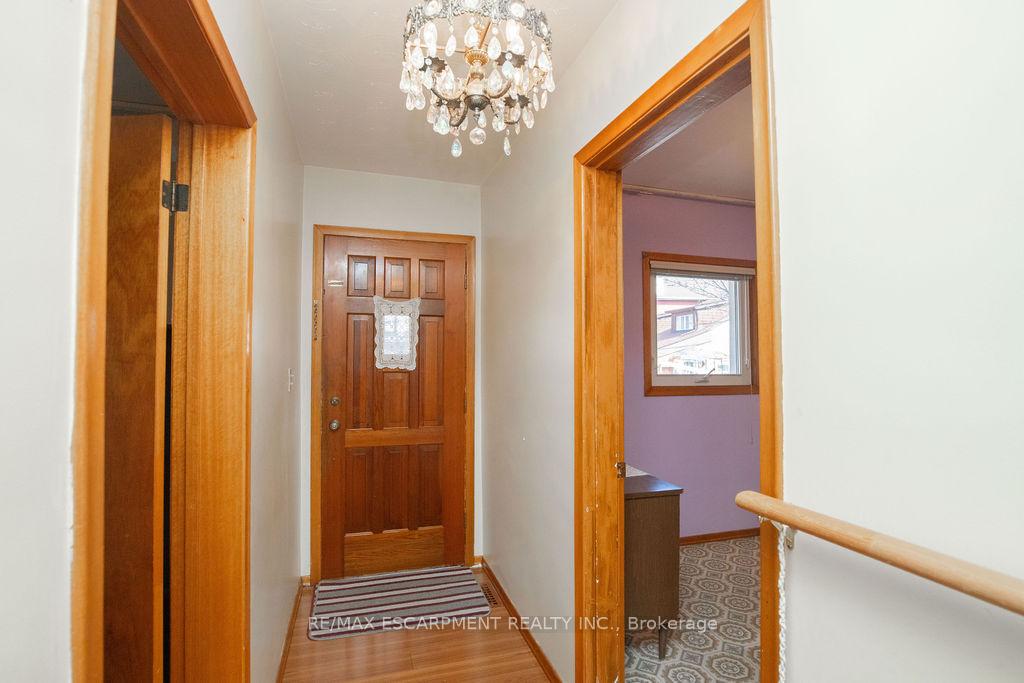 Photo 3 of 91 Pearl Street N, Hamilton, Strathcona — HOMEH