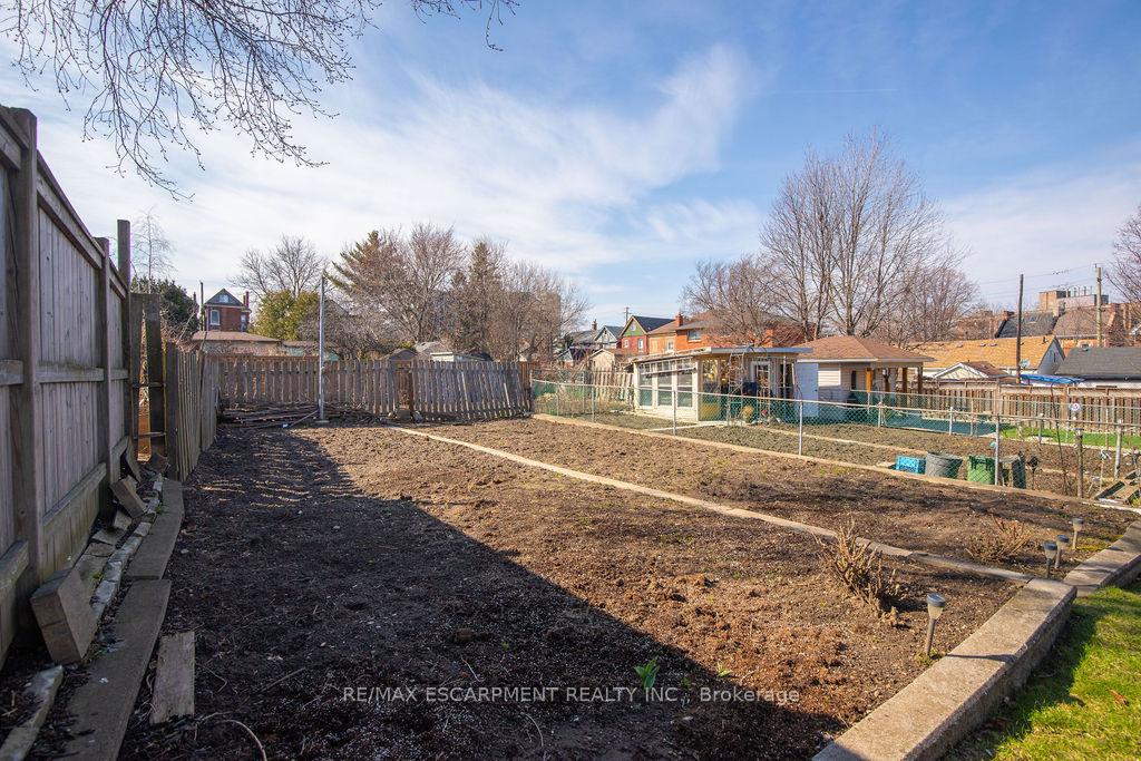 Photo 15 of 91 Pearl Street N, Hamilton, Strathcona — HOMEH