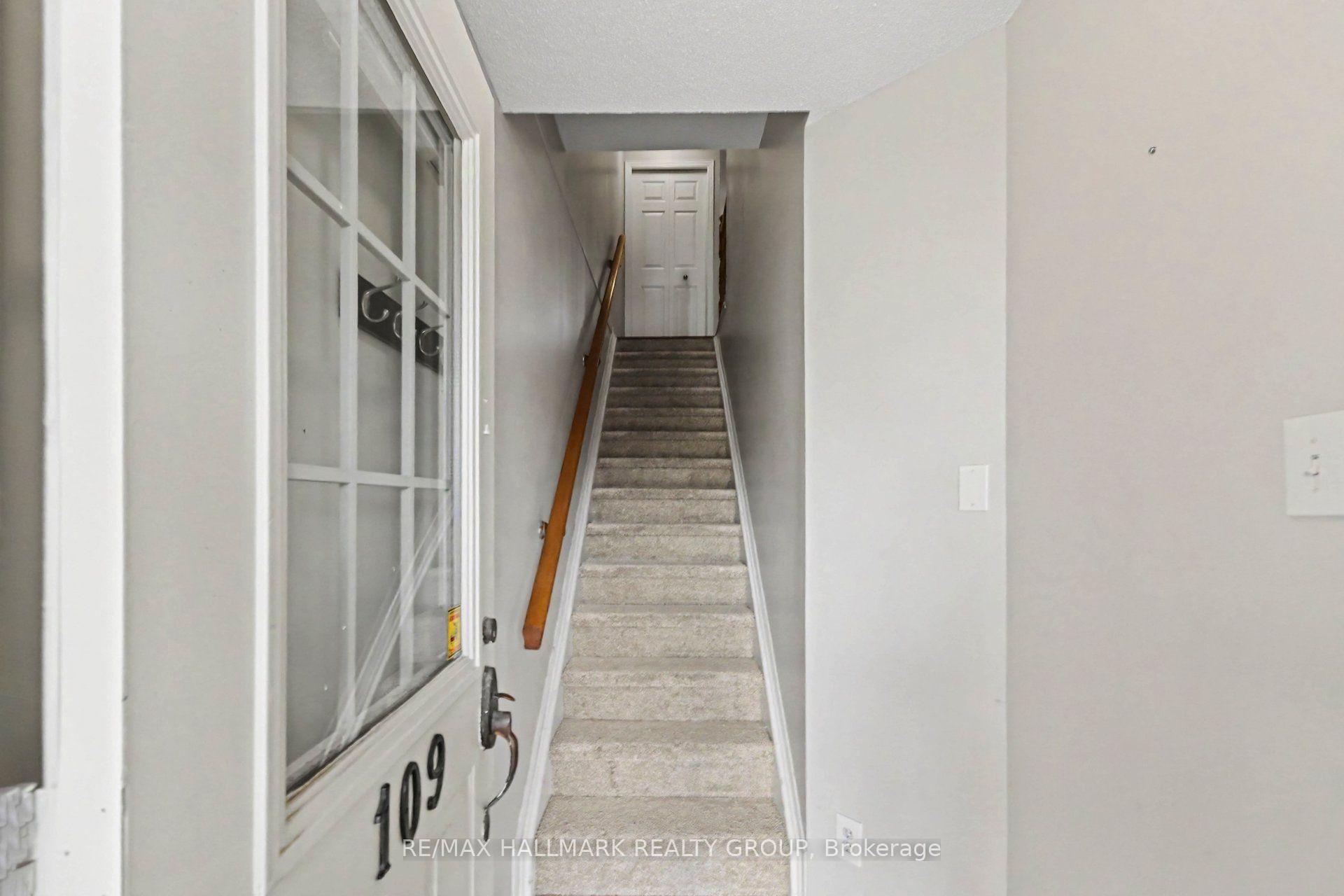 Photo 2 of 109 Briston Private, Ottawa, Hunt Club Park — HOMEH
