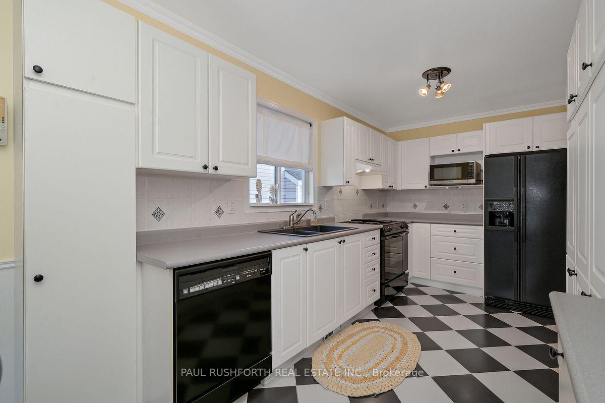 Photo 13 of 40 Roberge Crescent, Ottawa, Kanata - Katimavik — HOMEH