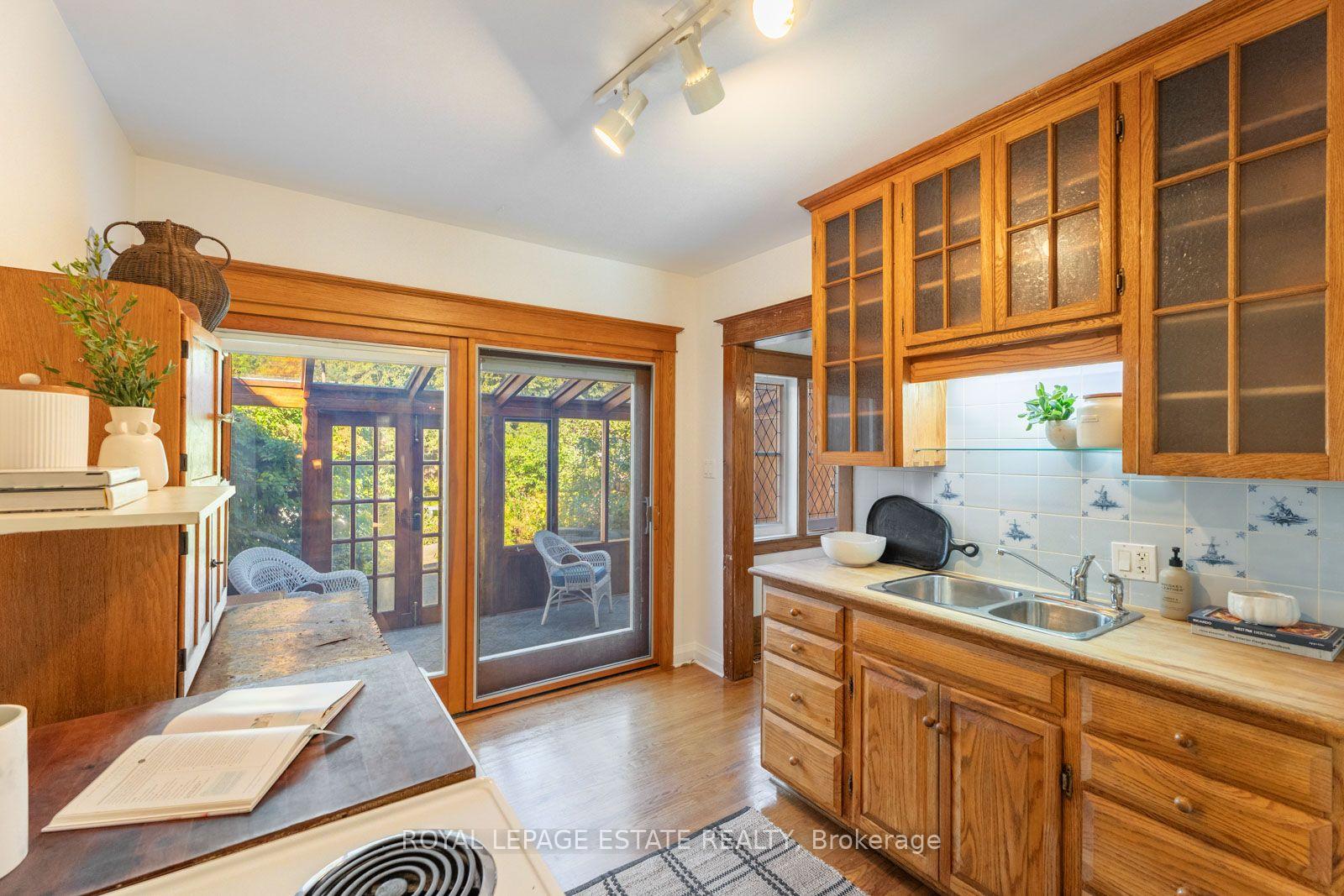 Photo 30 of 34 Bracken Avenue, Toronto, The Beaches — HOMEH