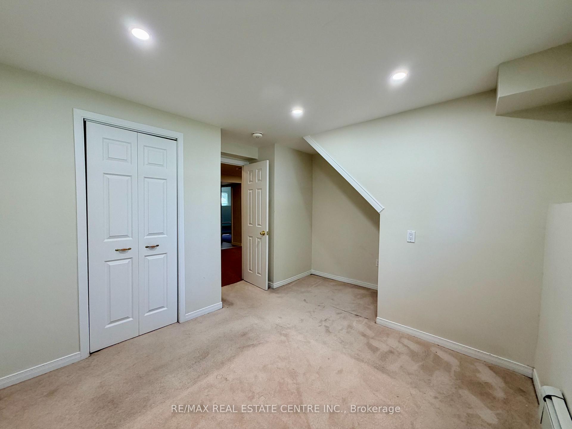 Photo 3 of 33 Evergreen Crescent, Wasaga Beach — HOMEH