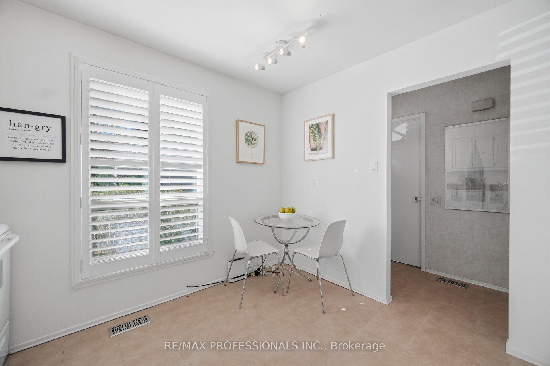 Photo 17 of Unit 94, 65 Old Burnhamthorpe Road, Etobicoke, Markland Wood — HOMEH