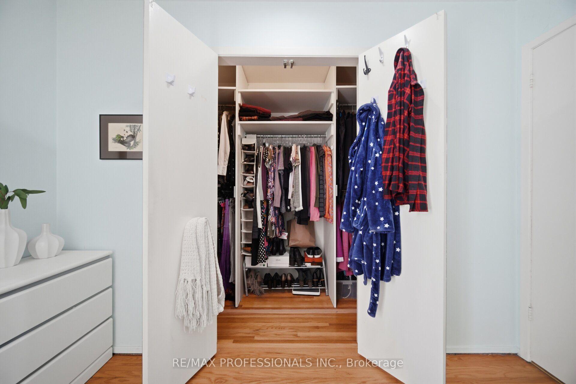 Photo 29 of Unit 94, 65 Old Burnhamthorpe Road, Etobicoke, Markland Wood — HOMEH