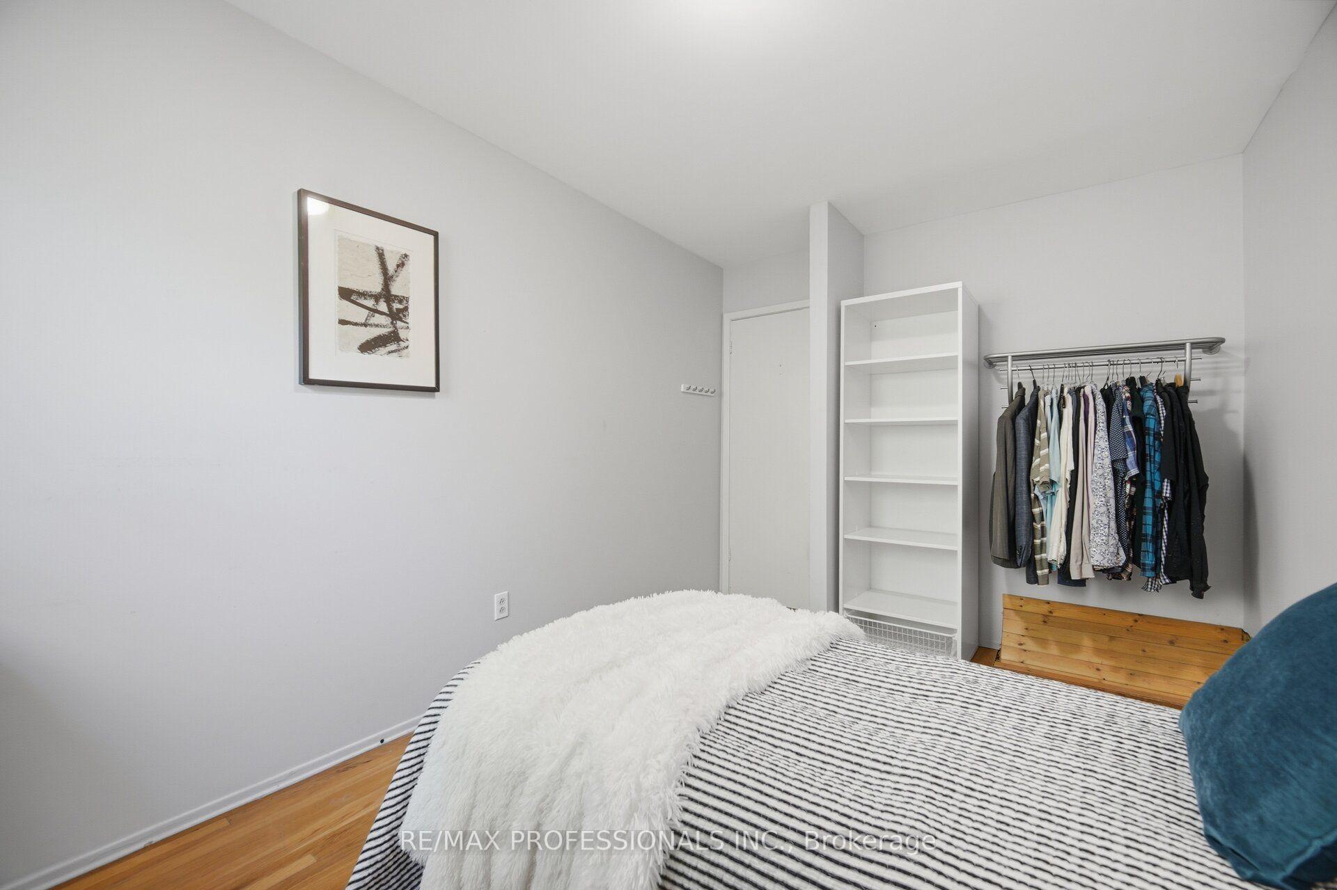 Photo 33 of Unit 94, 65 Old Burnhamthorpe Road, Etobicoke, Markland Wood — HOMEH