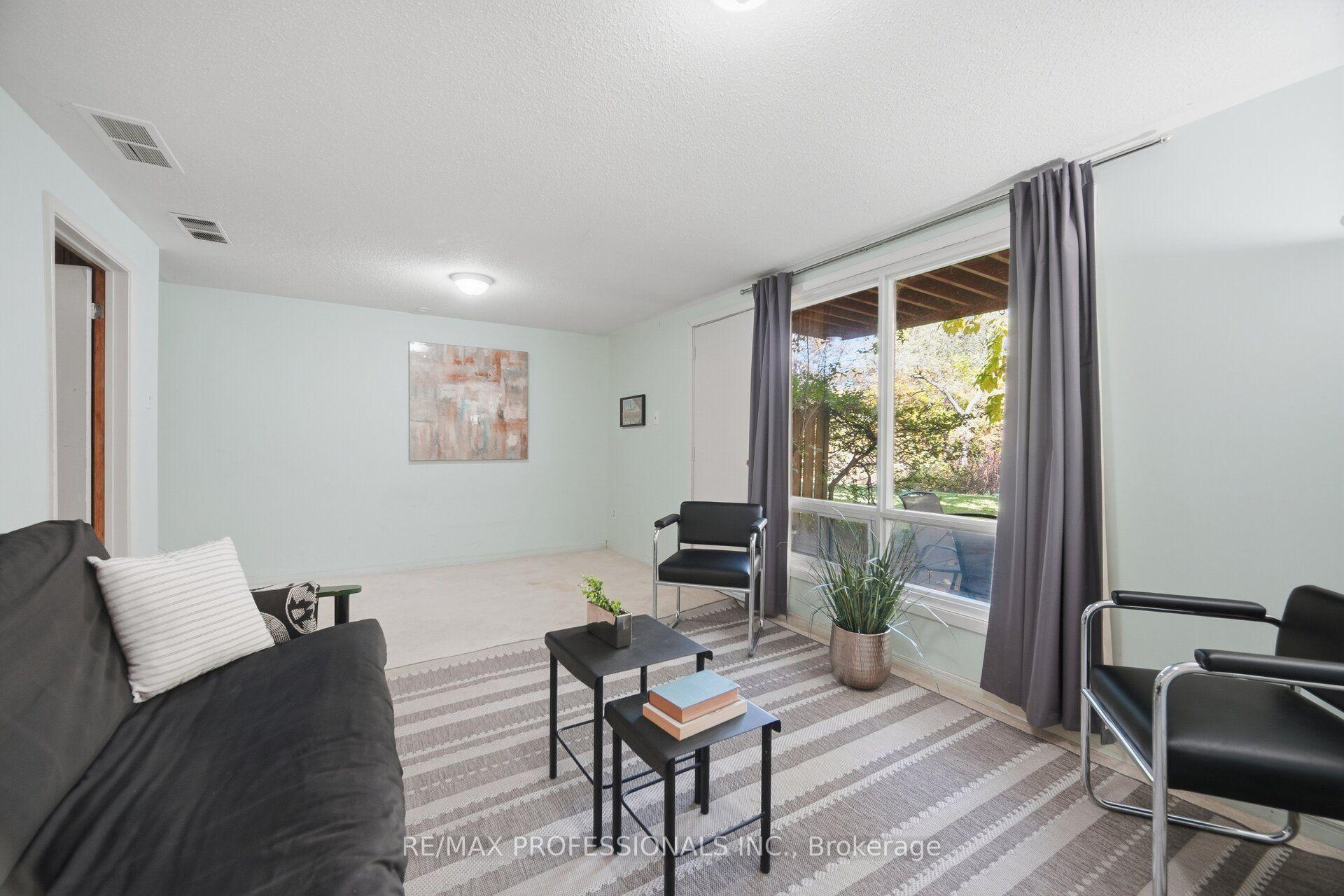 Photo 38 of Unit 94, 65 Old Burnhamthorpe Road, Etobicoke, Markland Wood — HOMEH