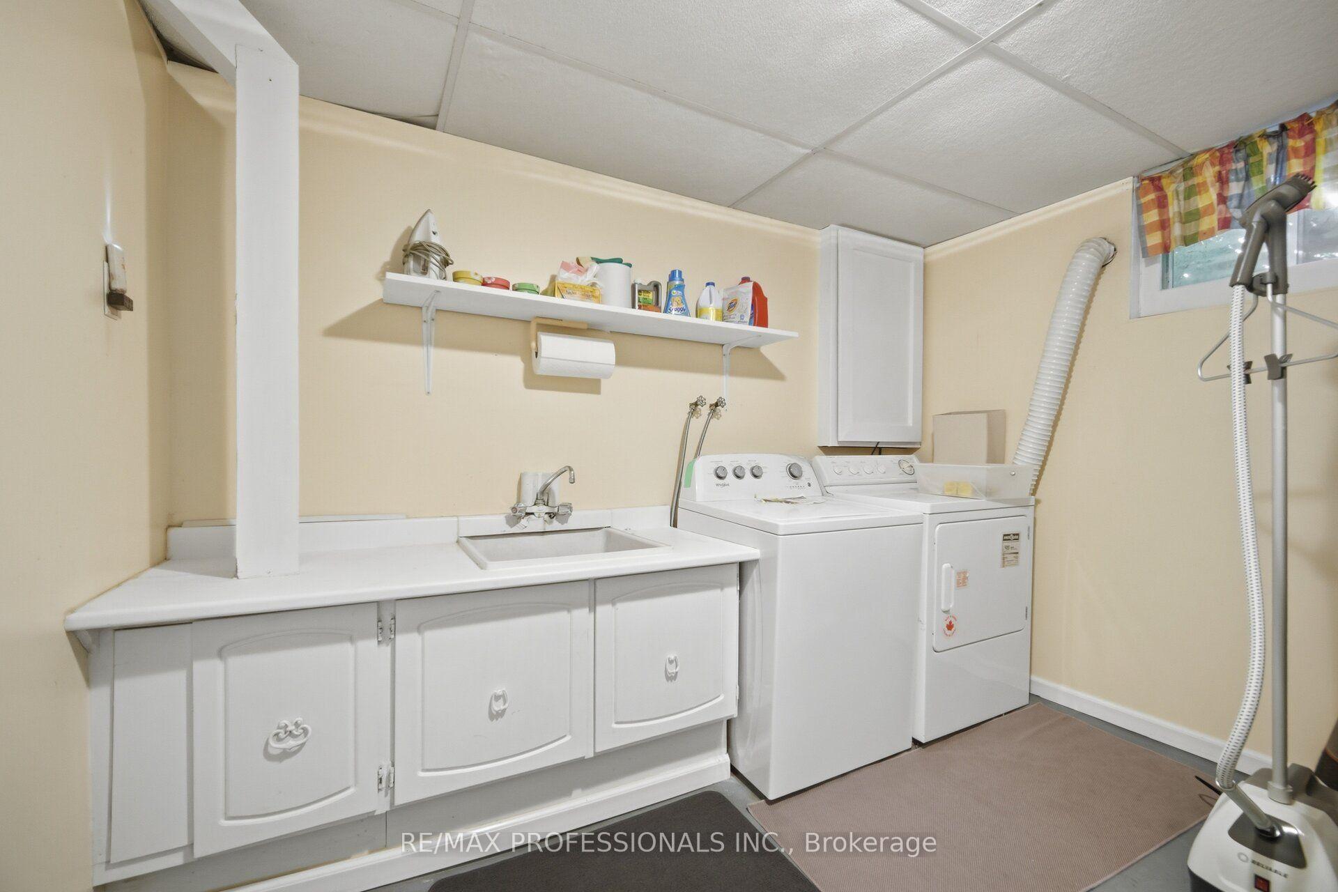 Photo 42 of Unit 94, 65 Old Burnhamthorpe Road, Etobicoke, Markland Wood — HOMEH