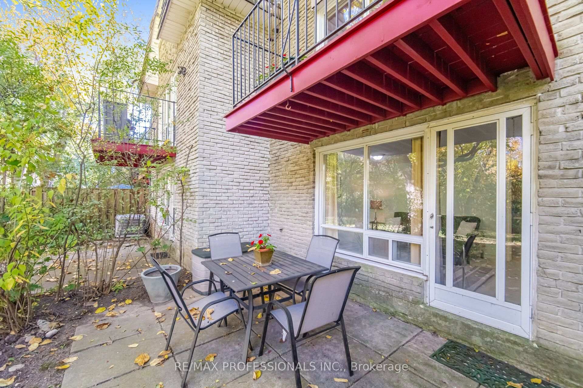 Photo 43 of Unit 94, 65 Old Burnhamthorpe Road, Etobicoke, Markland Wood — HOMEH