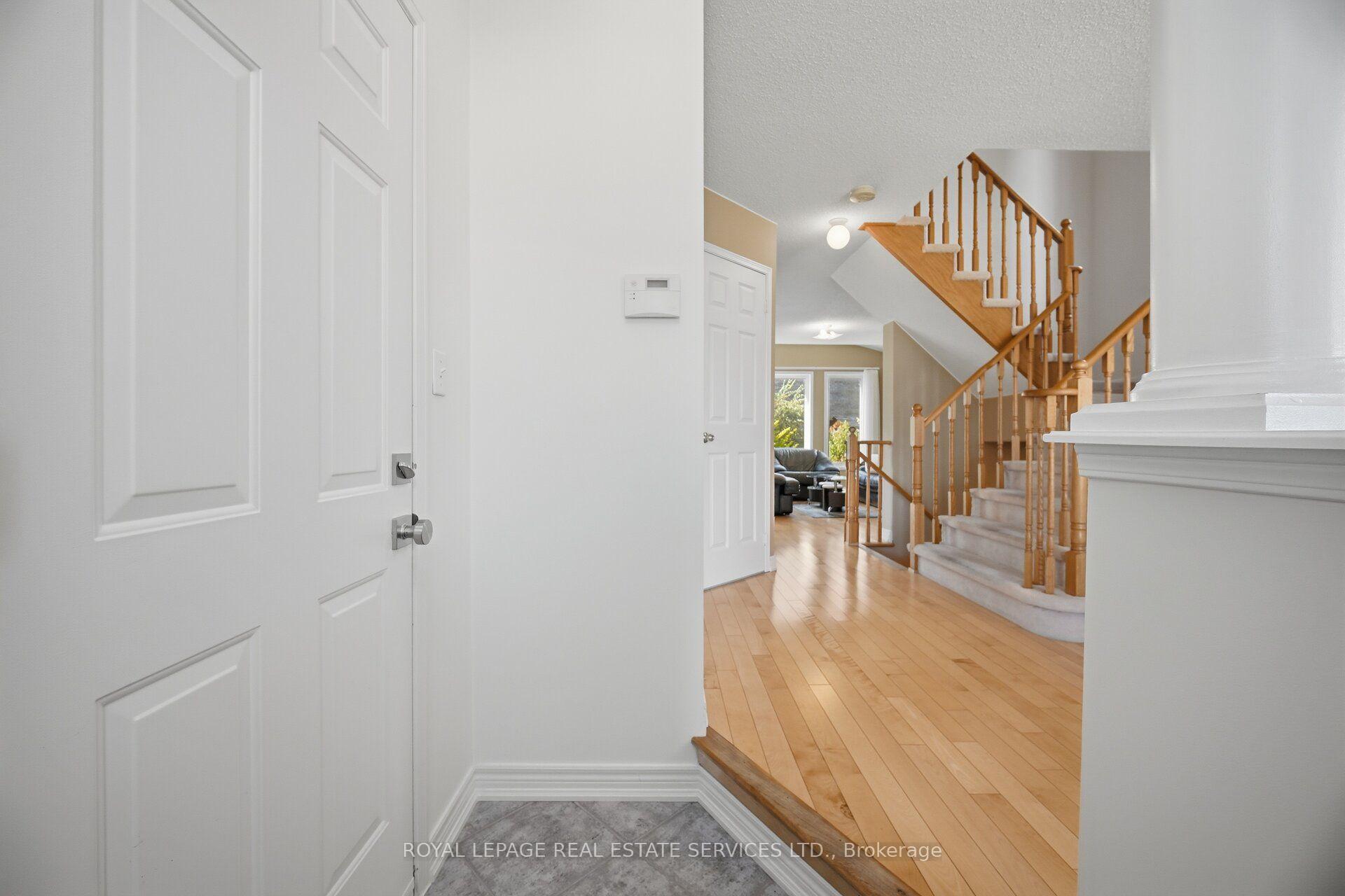 Photo 7 of 2194 Sutton Drive, Burlington, Orchard — HOMEH