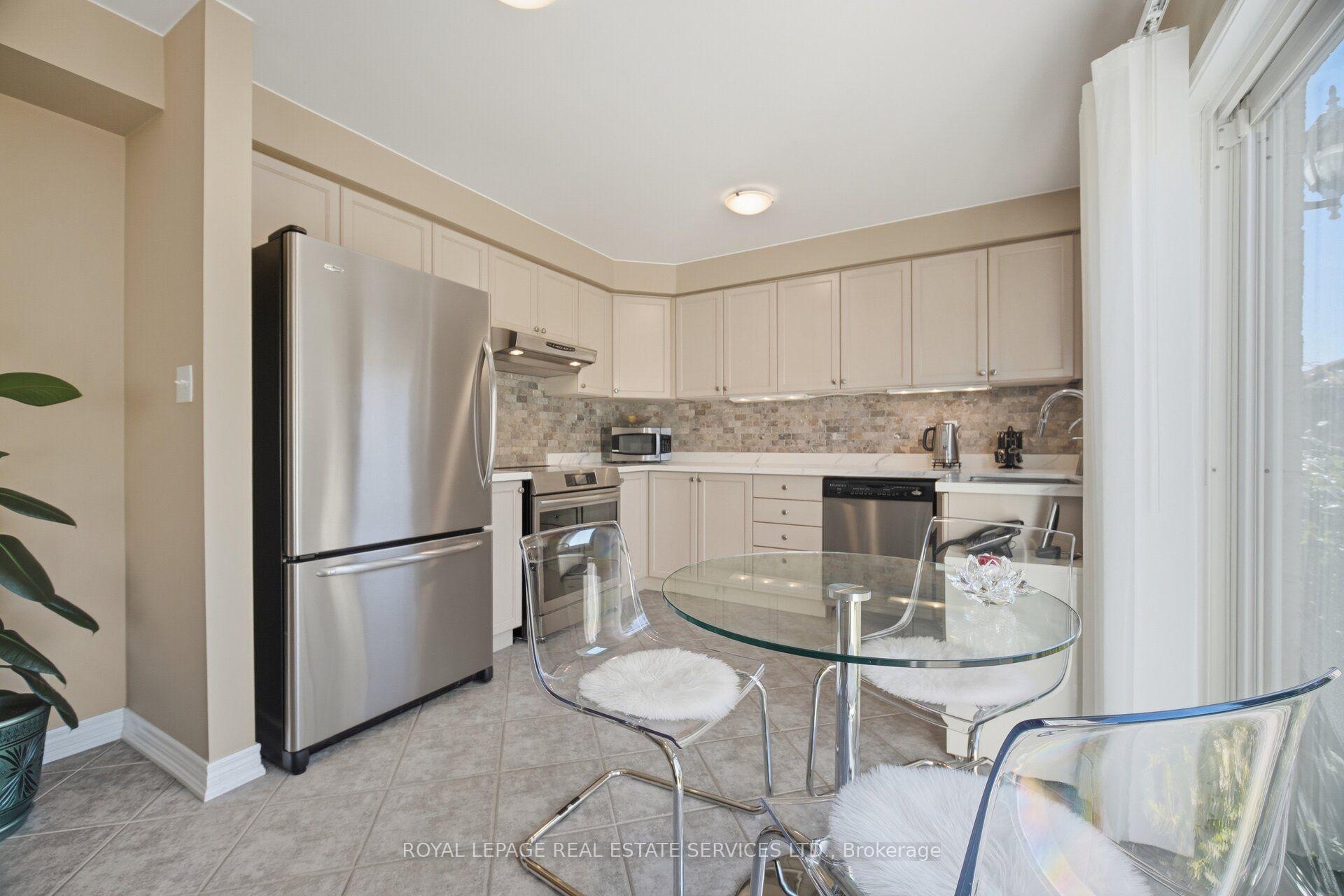 Photo 16 of 2194 Sutton Drive, Burlington, Orchard — HOMEH