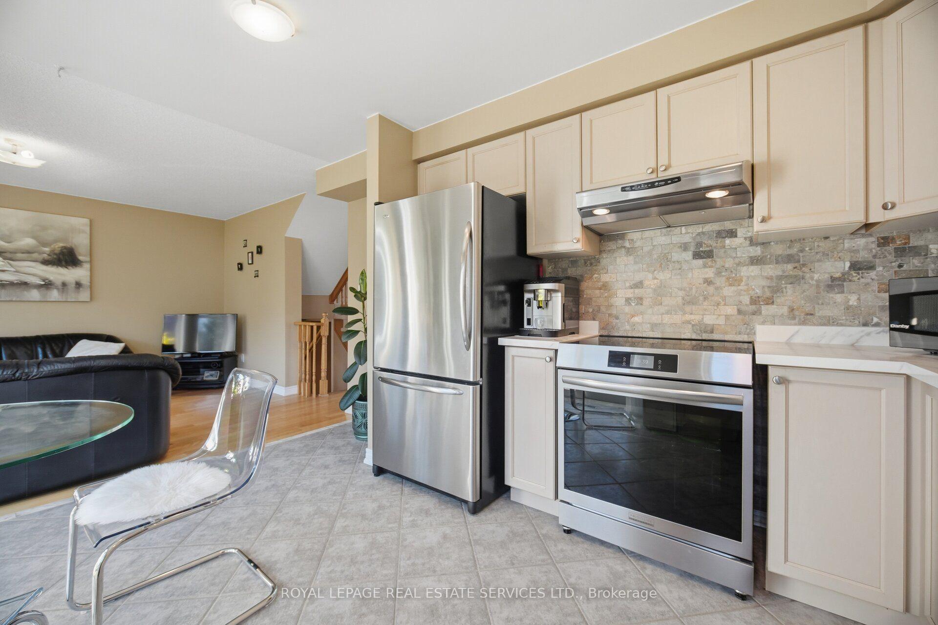 Photo 21 of 2194 Sutton Drive, Burlington, Orchard — HOMEH